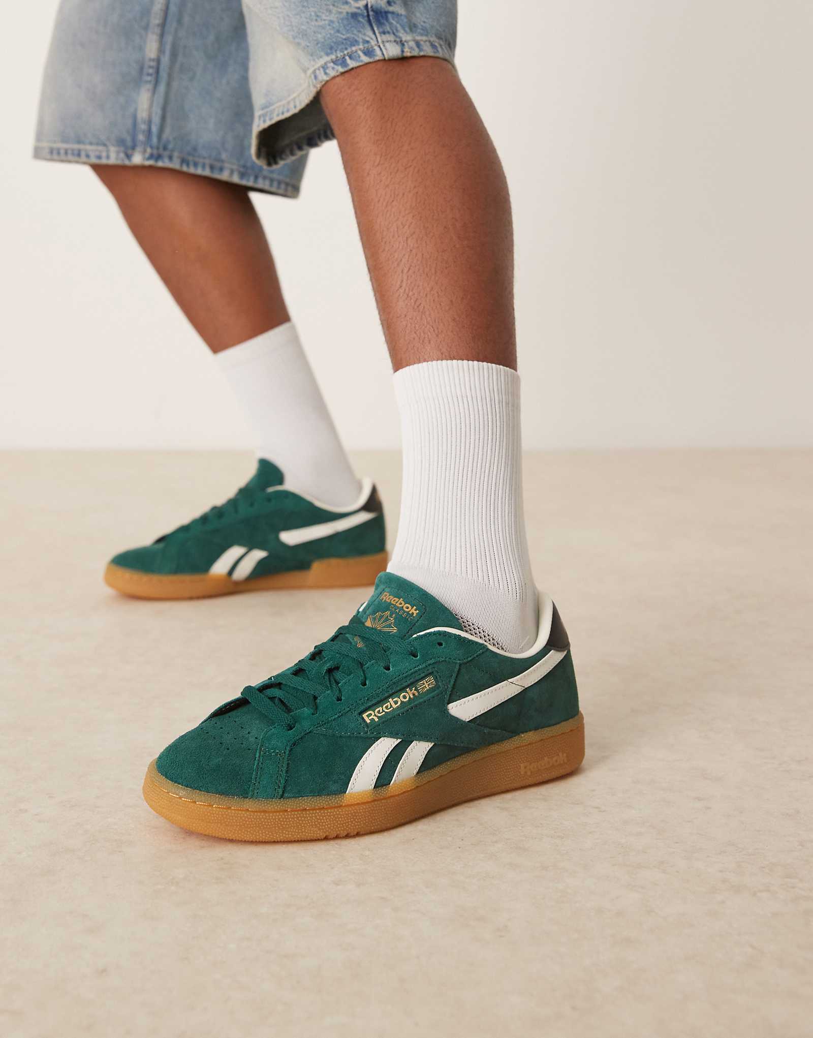 Кроссовки Reebok Club C Grounds в классическом зелено-белом исполнении 10090₽