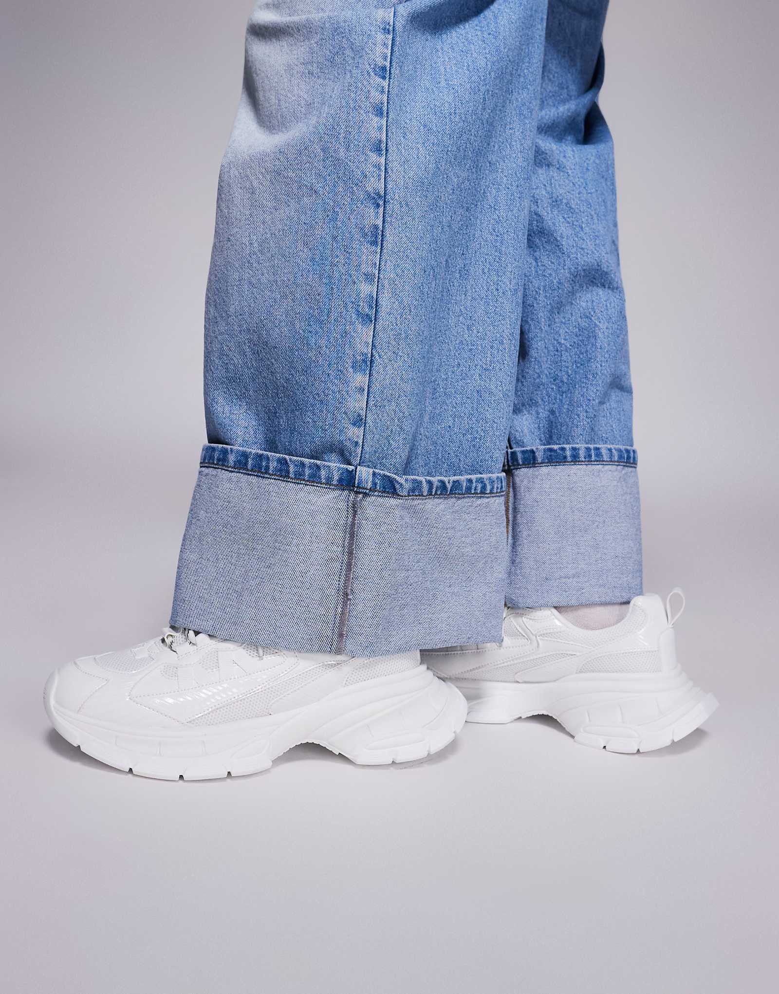 Дизайнерские массивные кроссовки ASOS белого цвета 9290₽