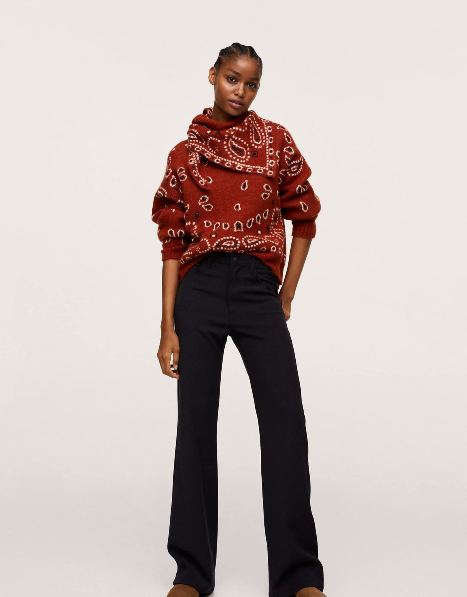 Брюки-клеш Mango черного цвета 7390₽