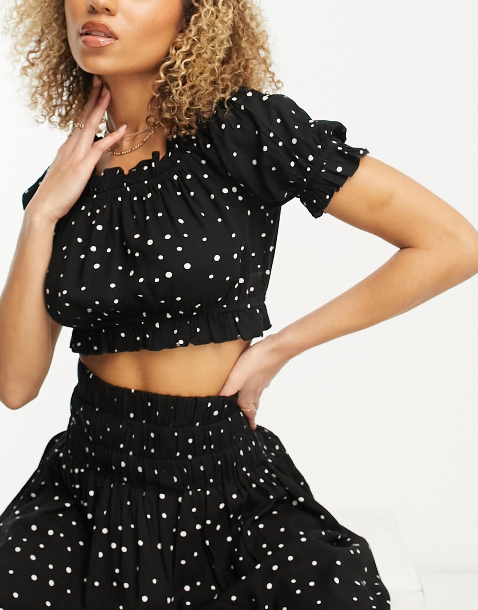 Эксклюзивный пляжный укороченный топ Esmee в черный горошек - часть комплекта 7390₽