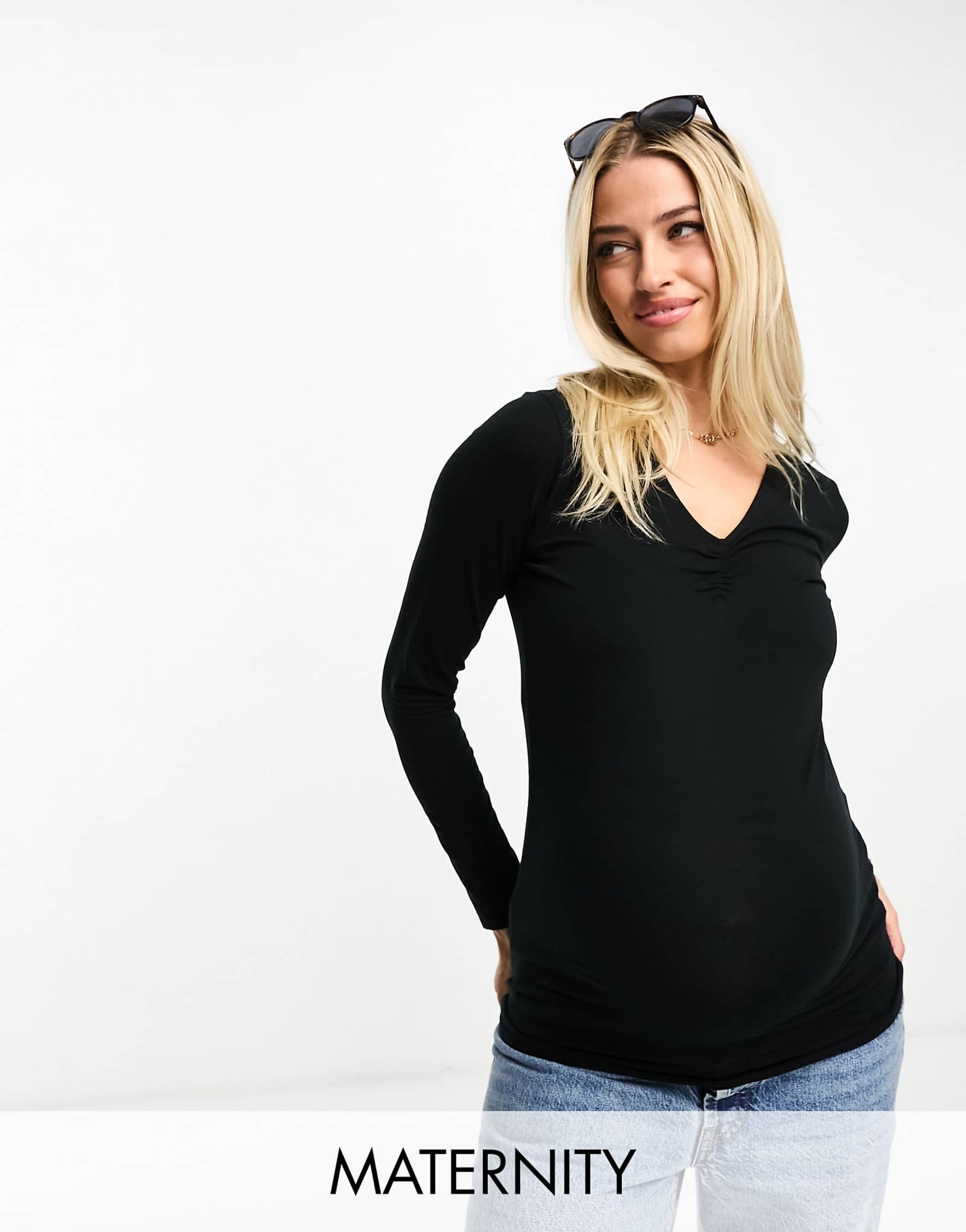 Черный топ с v-образным вырезом и длинными рукавами для беременных Mamalicious