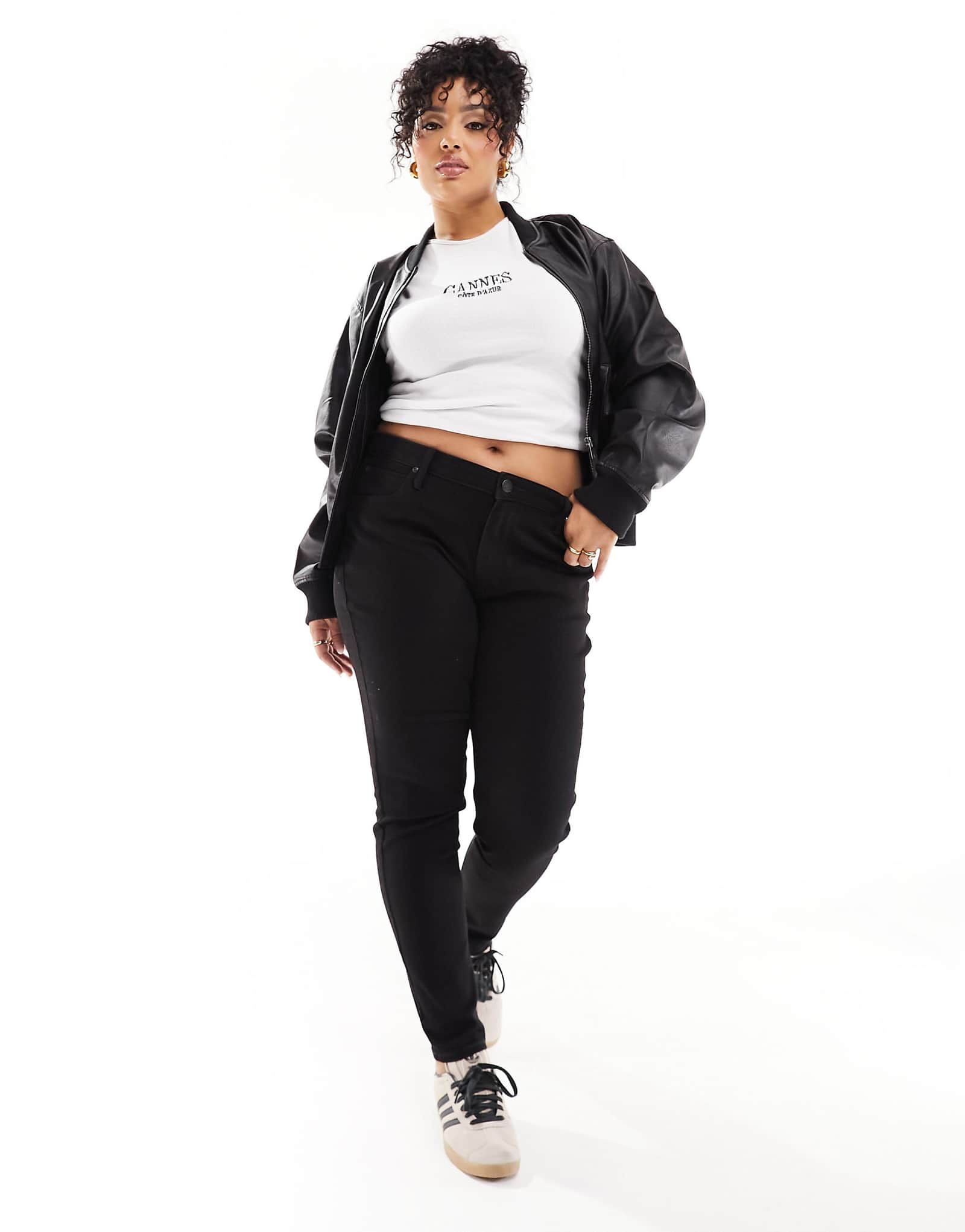 Джинсы-скинни Lee plus scarlett с высокой посадкой черного цвета.