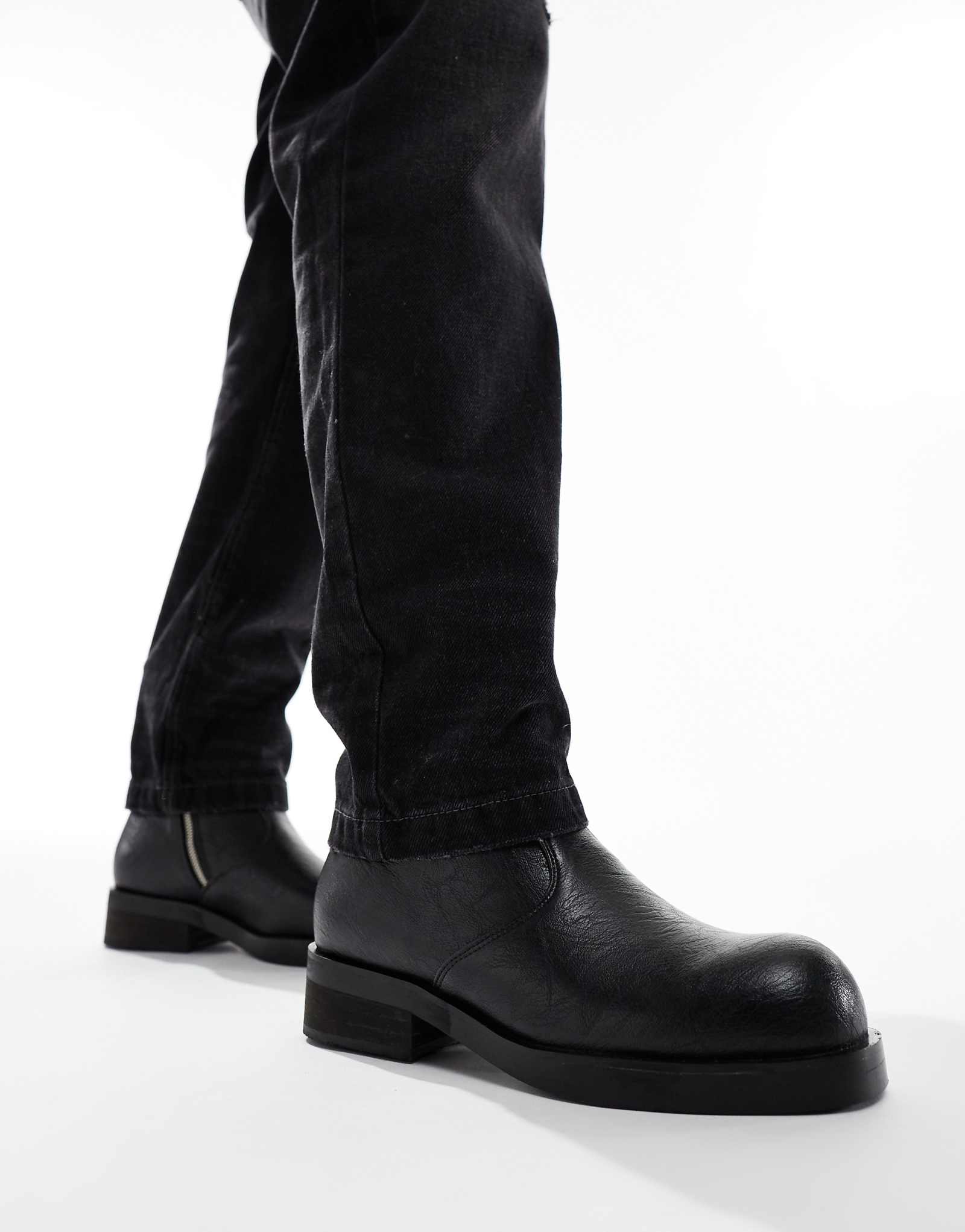 Байкерские ботинки KOI Fateless stacked в винтажном черном цвете