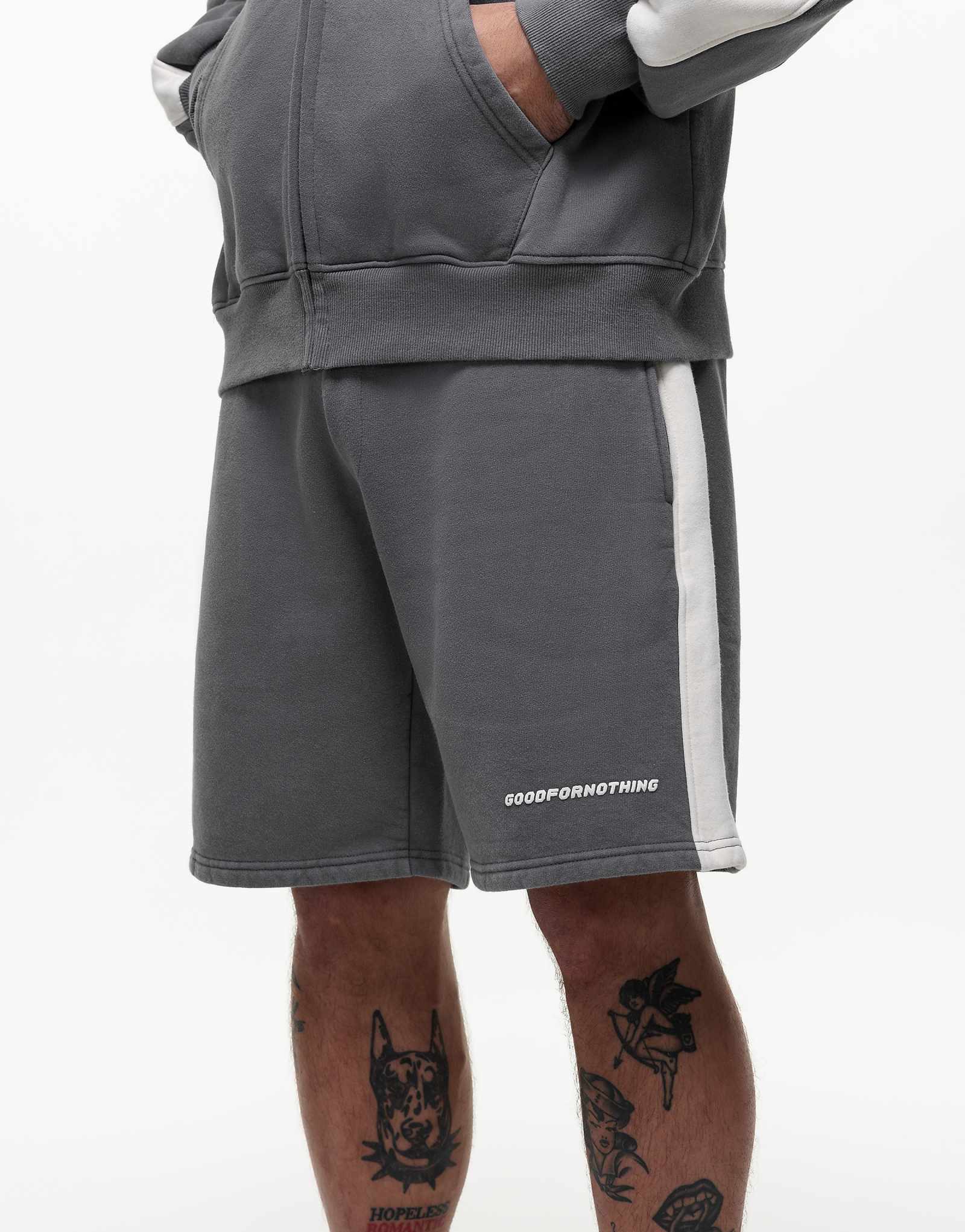 Шорты из трикотажа Good For Nothing черного цвета с отделкой панелями 5190₽