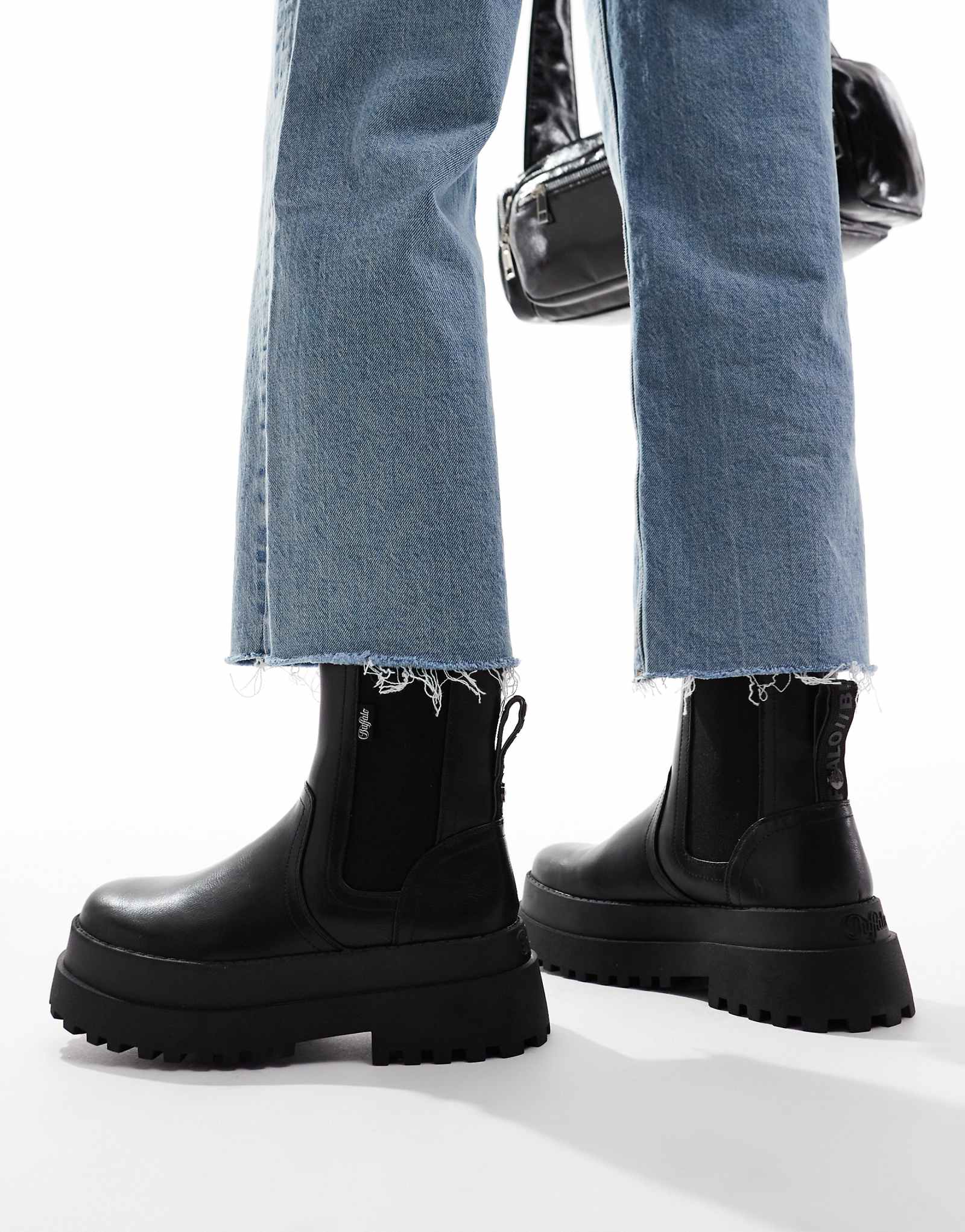 Массивный ботинок из кожи буйвола черного цвета