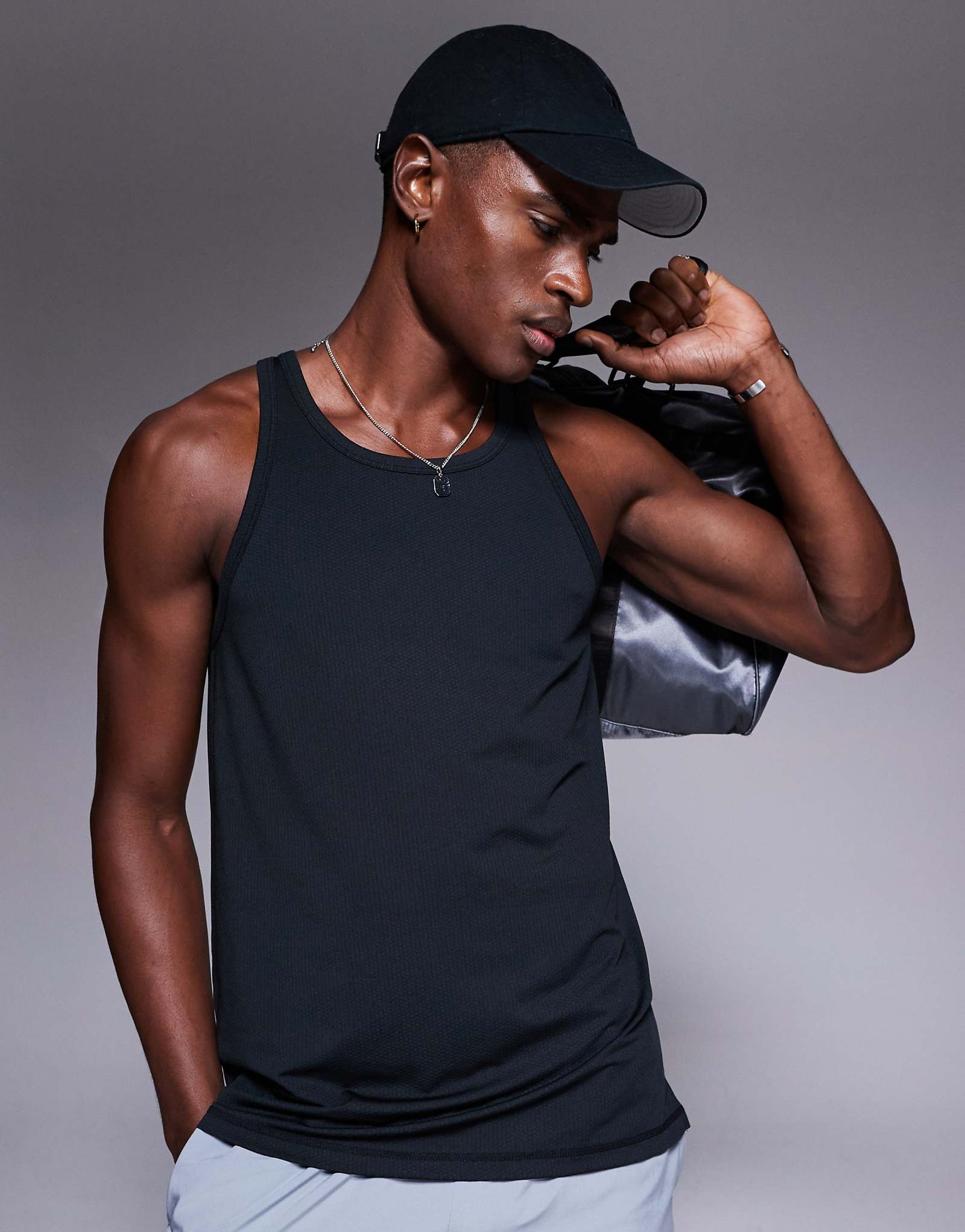 4505 сетчатая майка для бега с заниженными проймами черного цвета