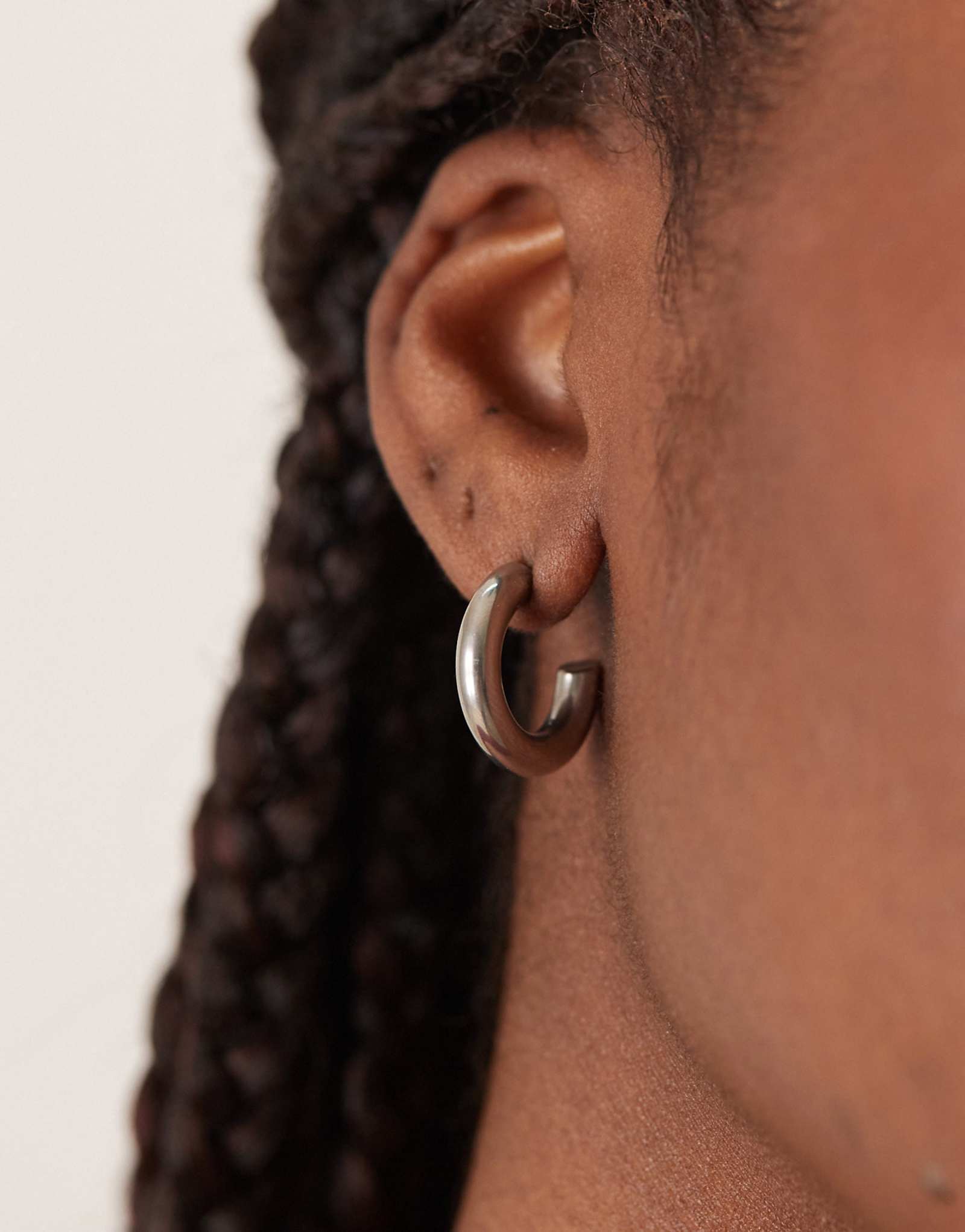 Серьги-кольца из нержавеющей стали Lost Souls диаметром 20 мм в серебре