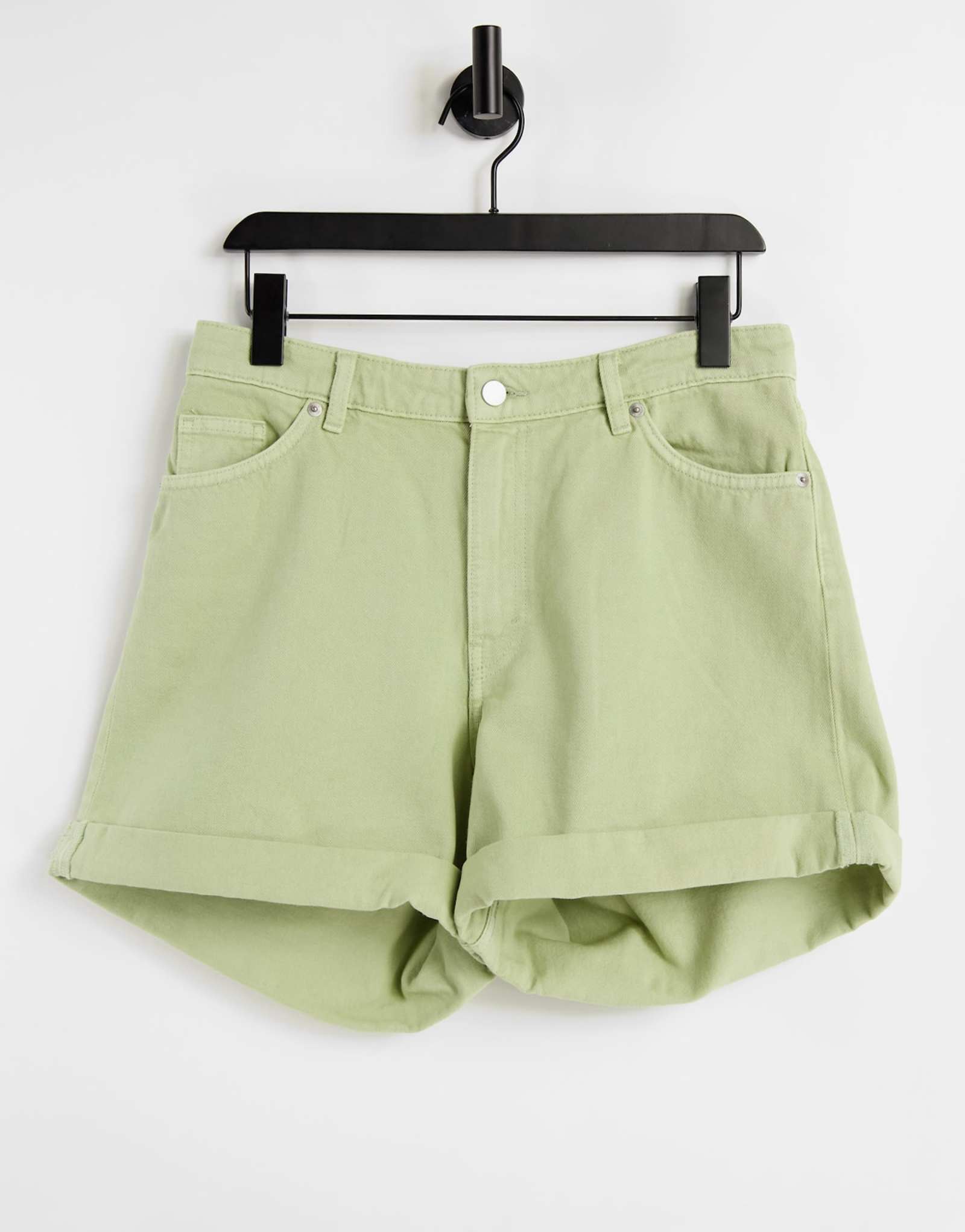 Хлопчатобумажные джинсовые шорты Monki Tallie фисташкового цвета