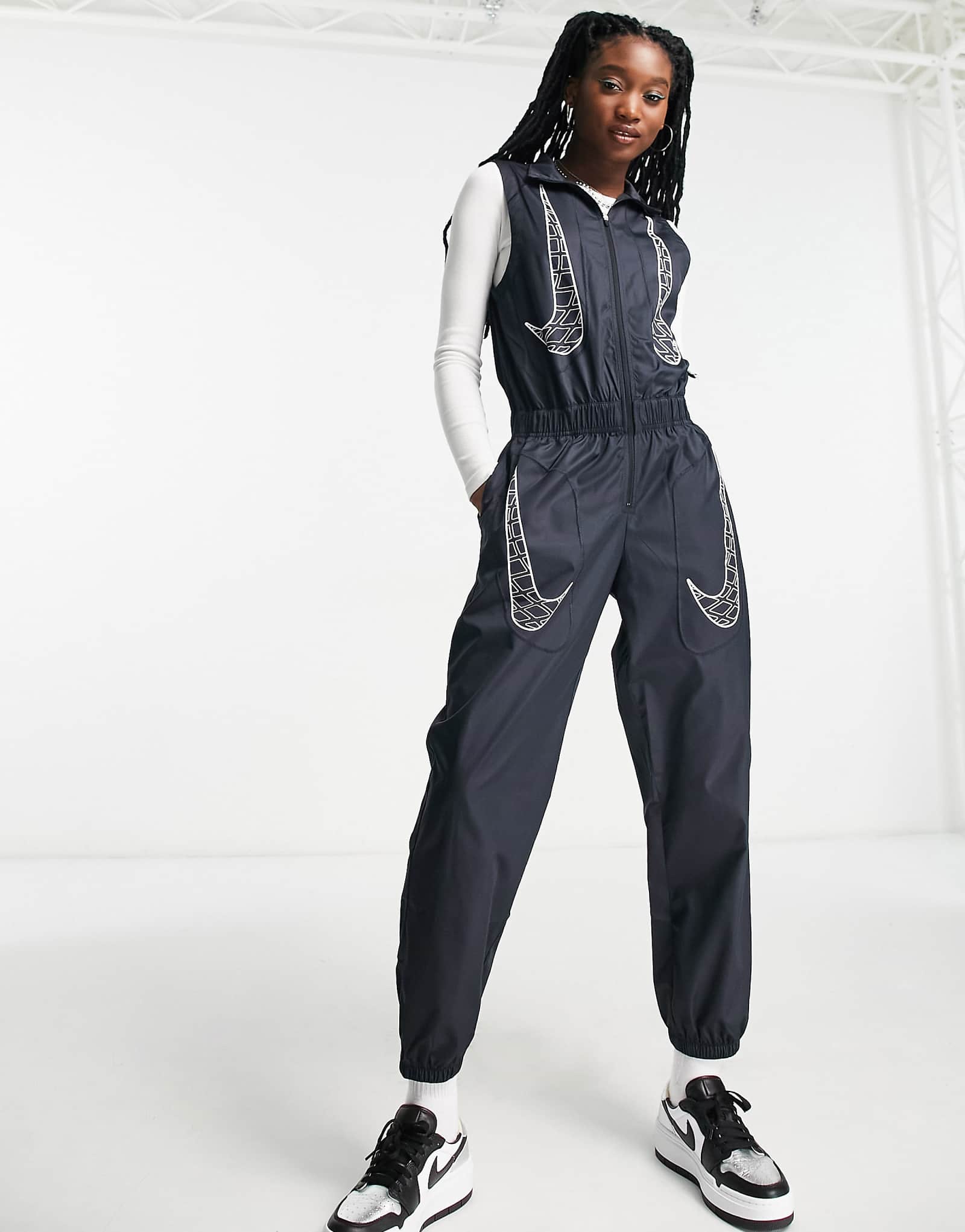 Повседневный тканый комбинезон Nike Air Max черного цвета 18690₽