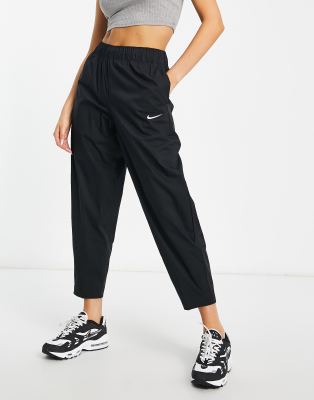 Спортивные брюки Nike Essential из ткани черного цвета - ЧЕРНЫЙ