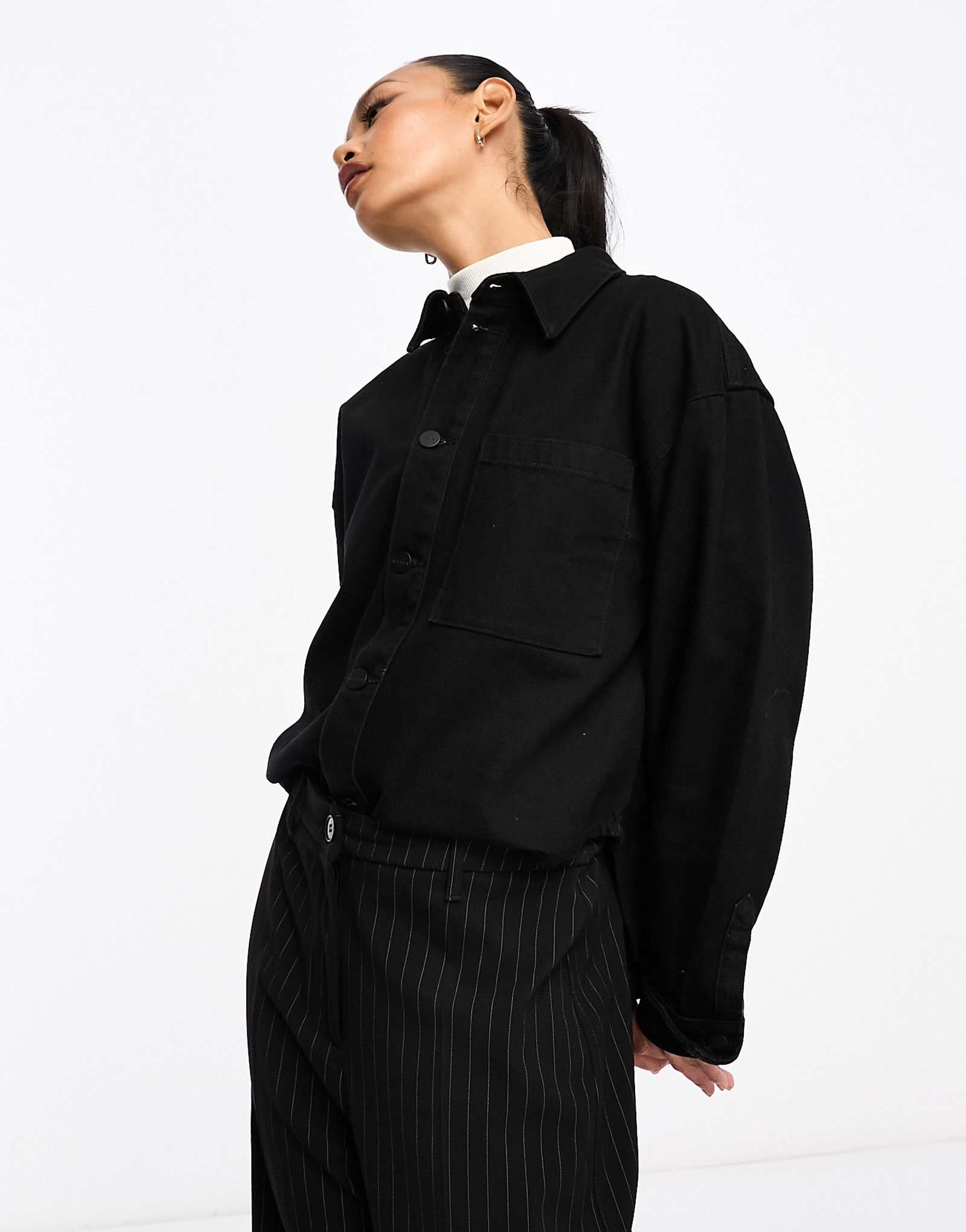 Джинсовая рубашка из волнистой ткани черного цвета