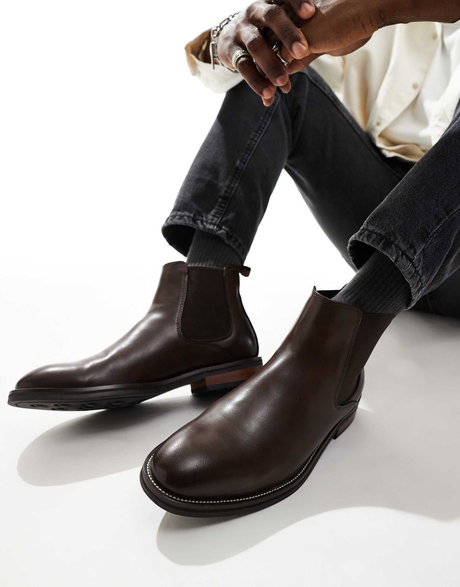 коричневые ботинки челси от schuh Damon 16590₽