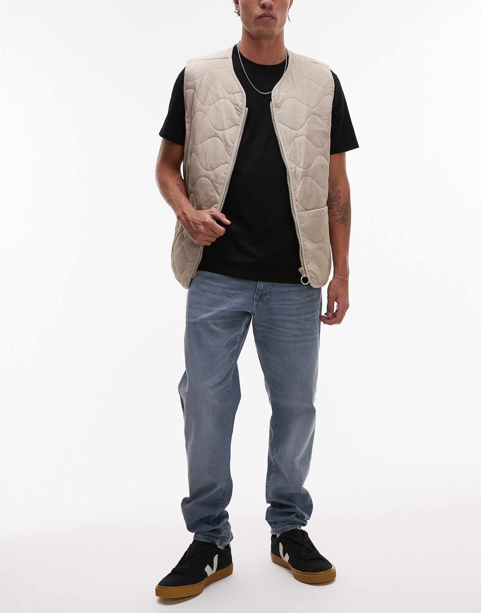 Отборные джинсы Homme Leon slim fit средне-синего цвета 7790₽