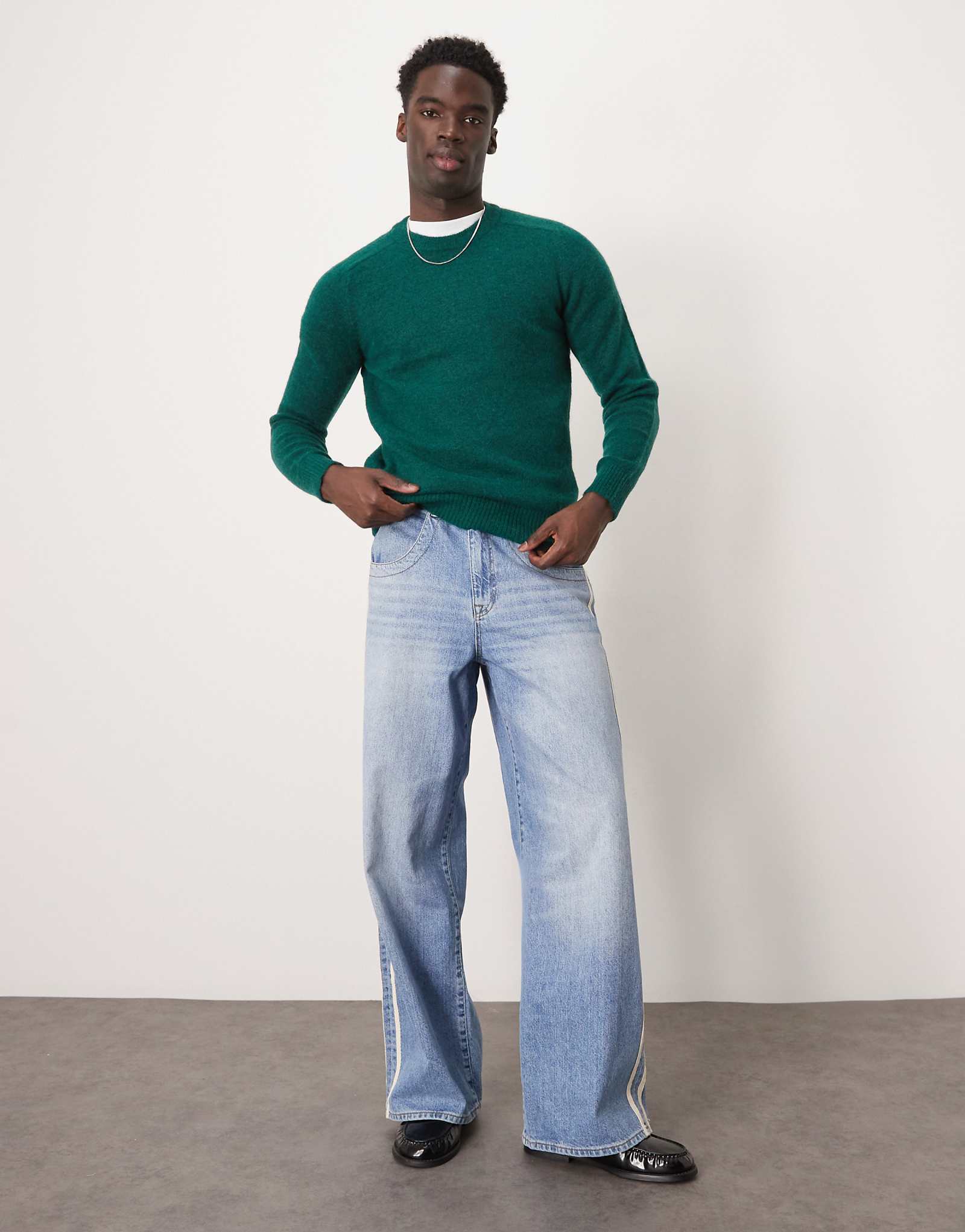 Вязаный свитер из пушистой альпаки Selected Homme с круглым вырезом горловины зеленого цвета 12290₽