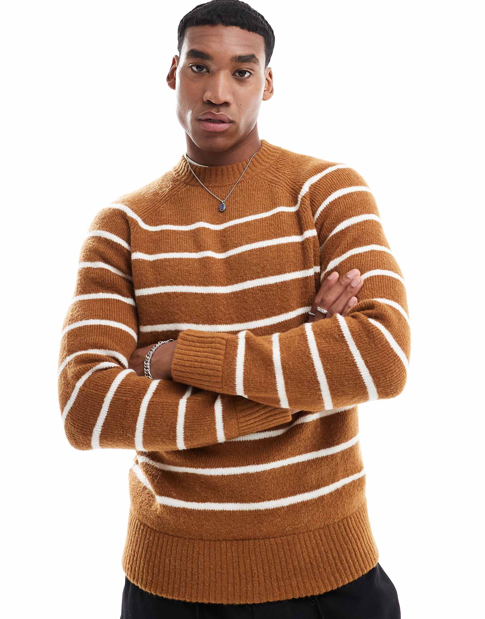 Полосатый трикотажный свитер Scalpers Holford горчичного цвета 23390₽