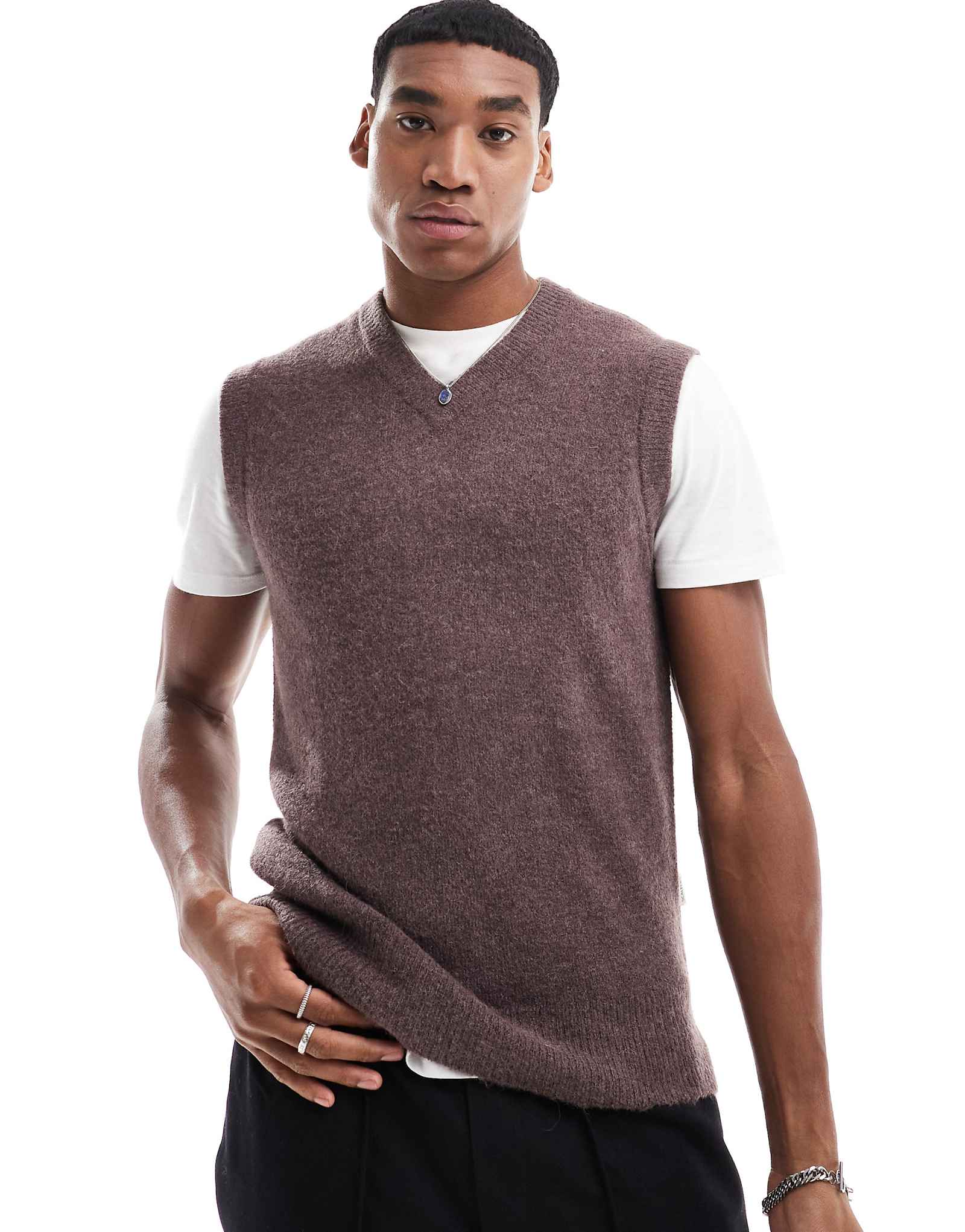 Фигурная жилетка Jenn Curly от иконы скальперов бордового цвета 22990₽