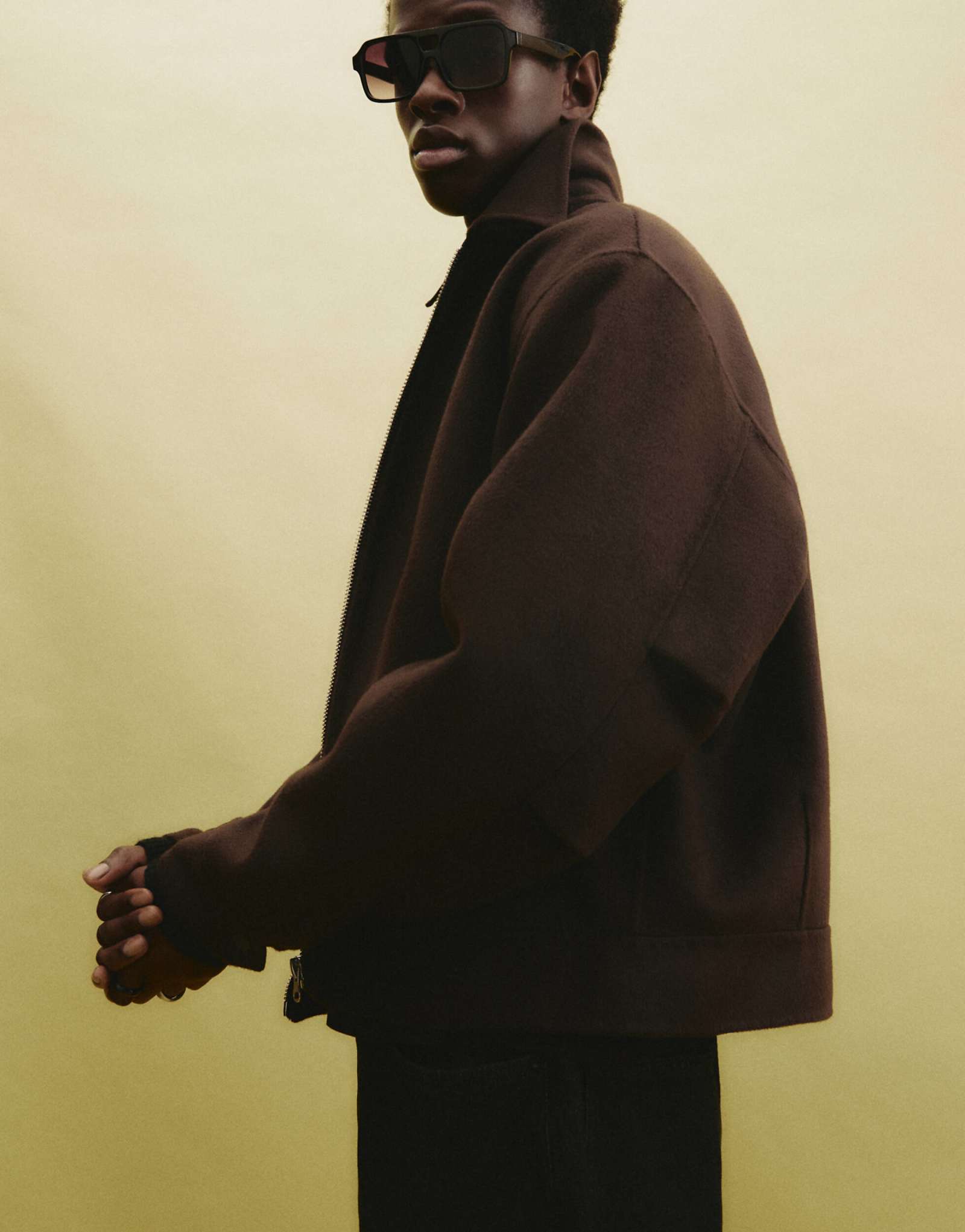 Коричневая куртка на молнии Pull-Bear 11290₽