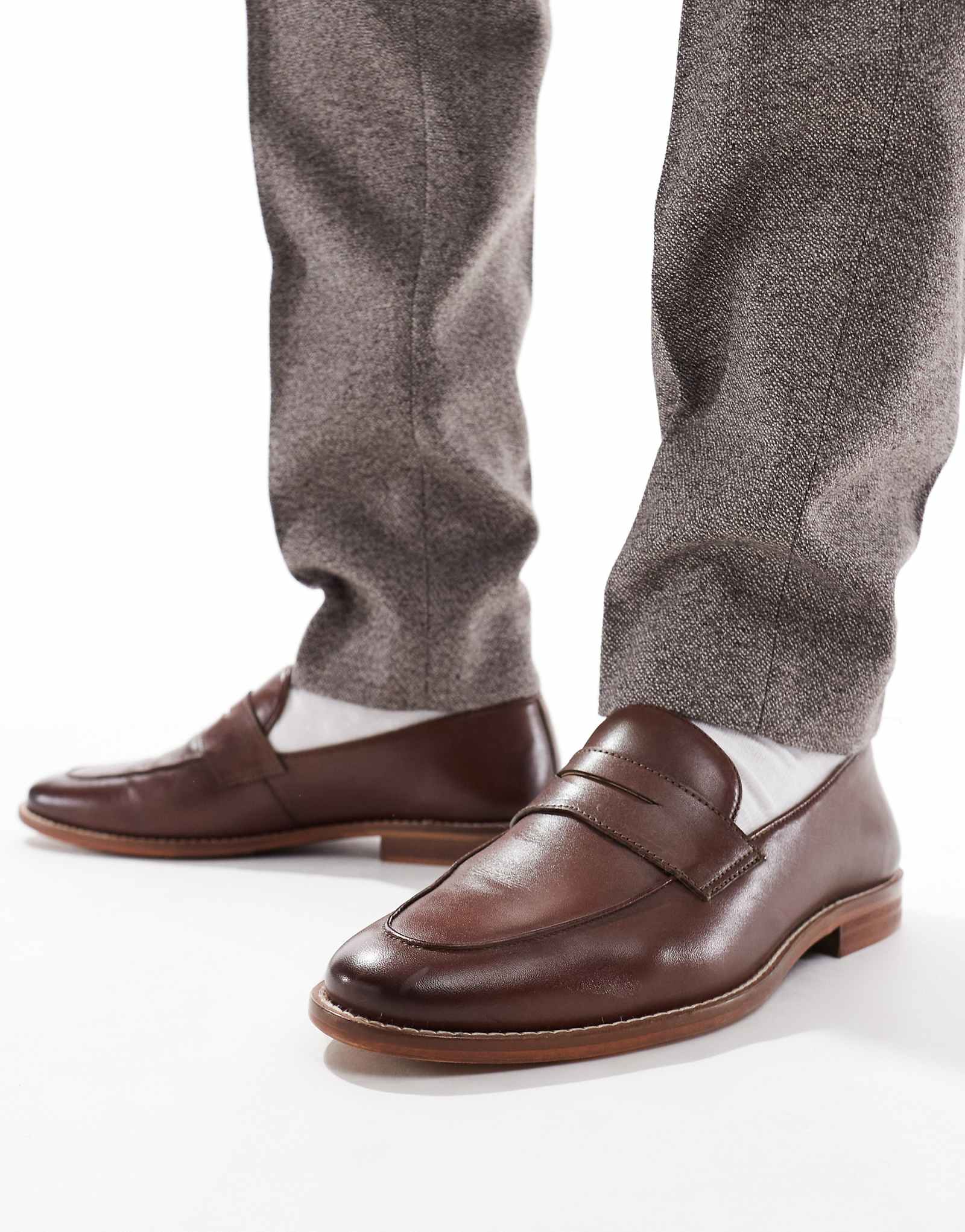 мокасины schuh Rune из коричневой кожи 20790₽