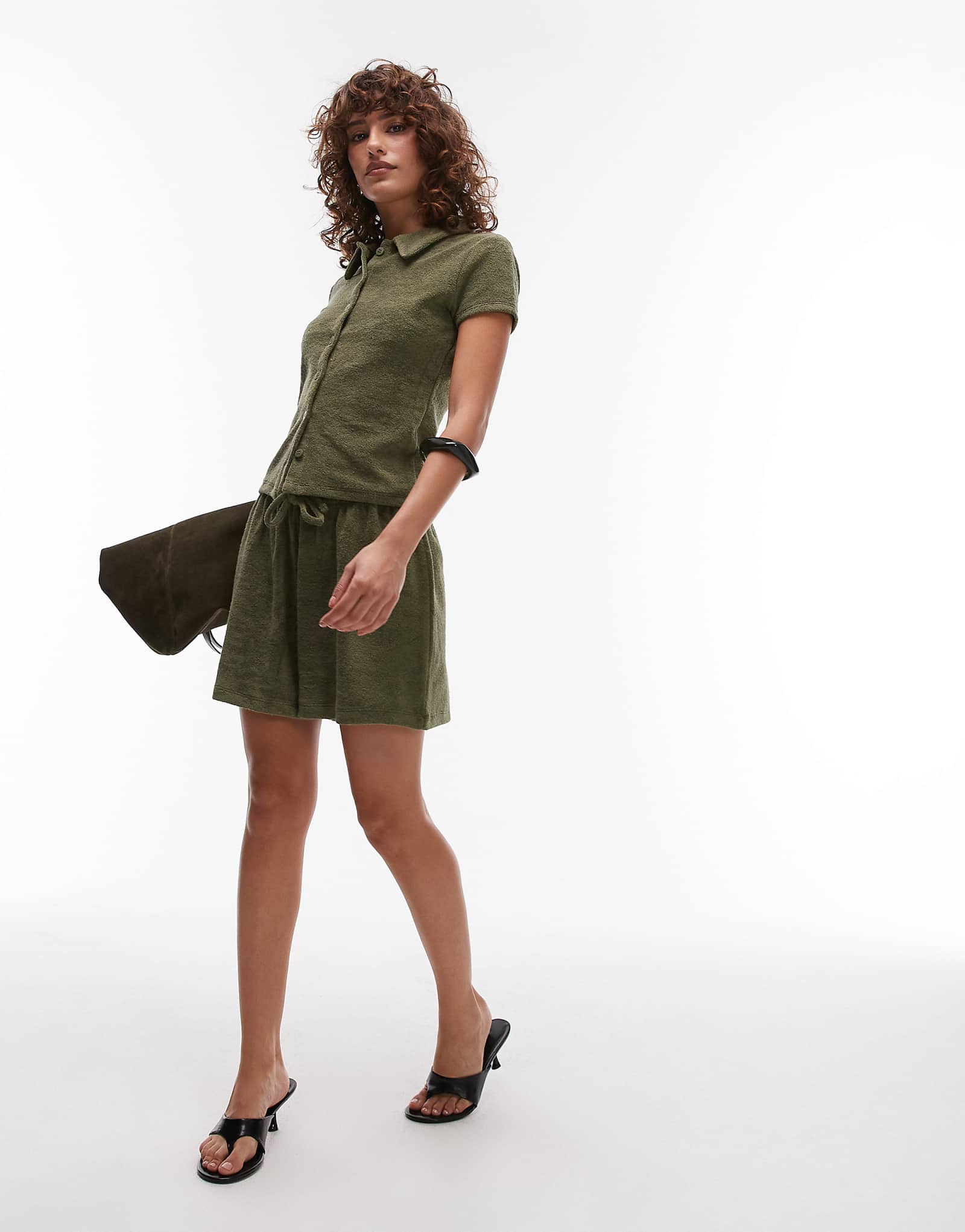 Шорты на шнурке для вытирания полотенцем от Topshop цвета хаки 4590₽