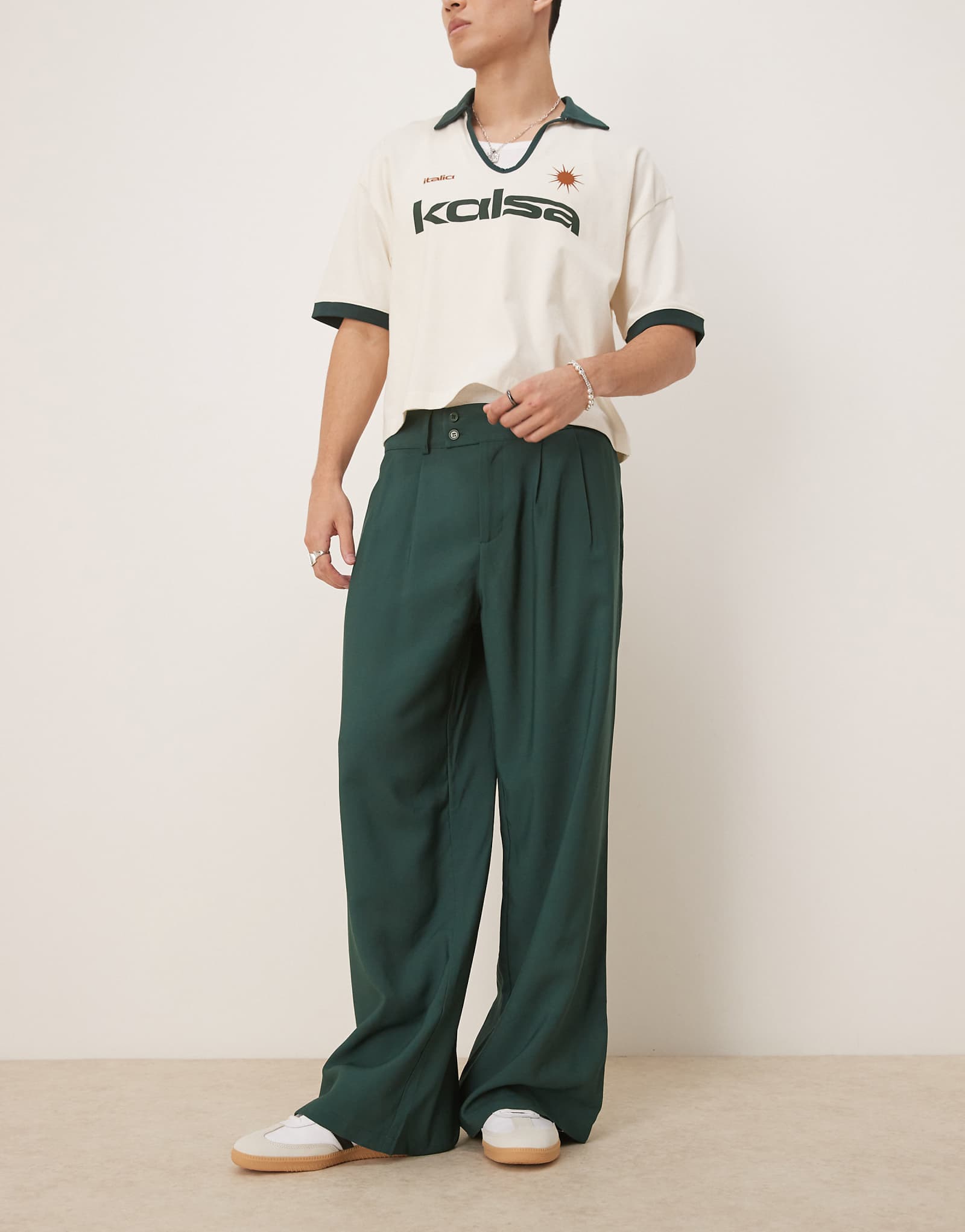 Элегантные брюки свободного кроя от ASOS DESIGN зеленого цвета 15190₽