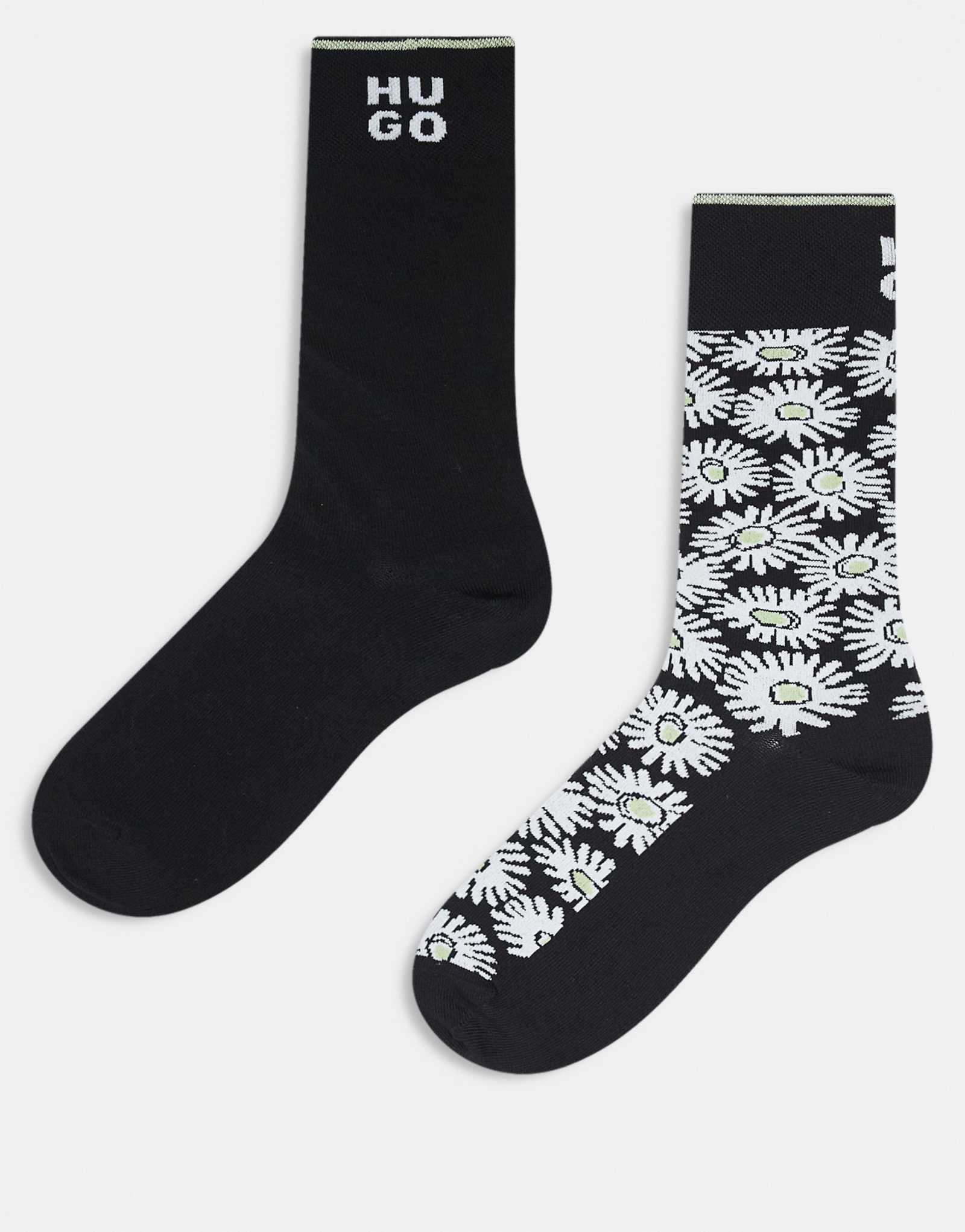 Носки с логотипом HUGO Red 2 pack на спине и ромашками черного цвета 2490₽