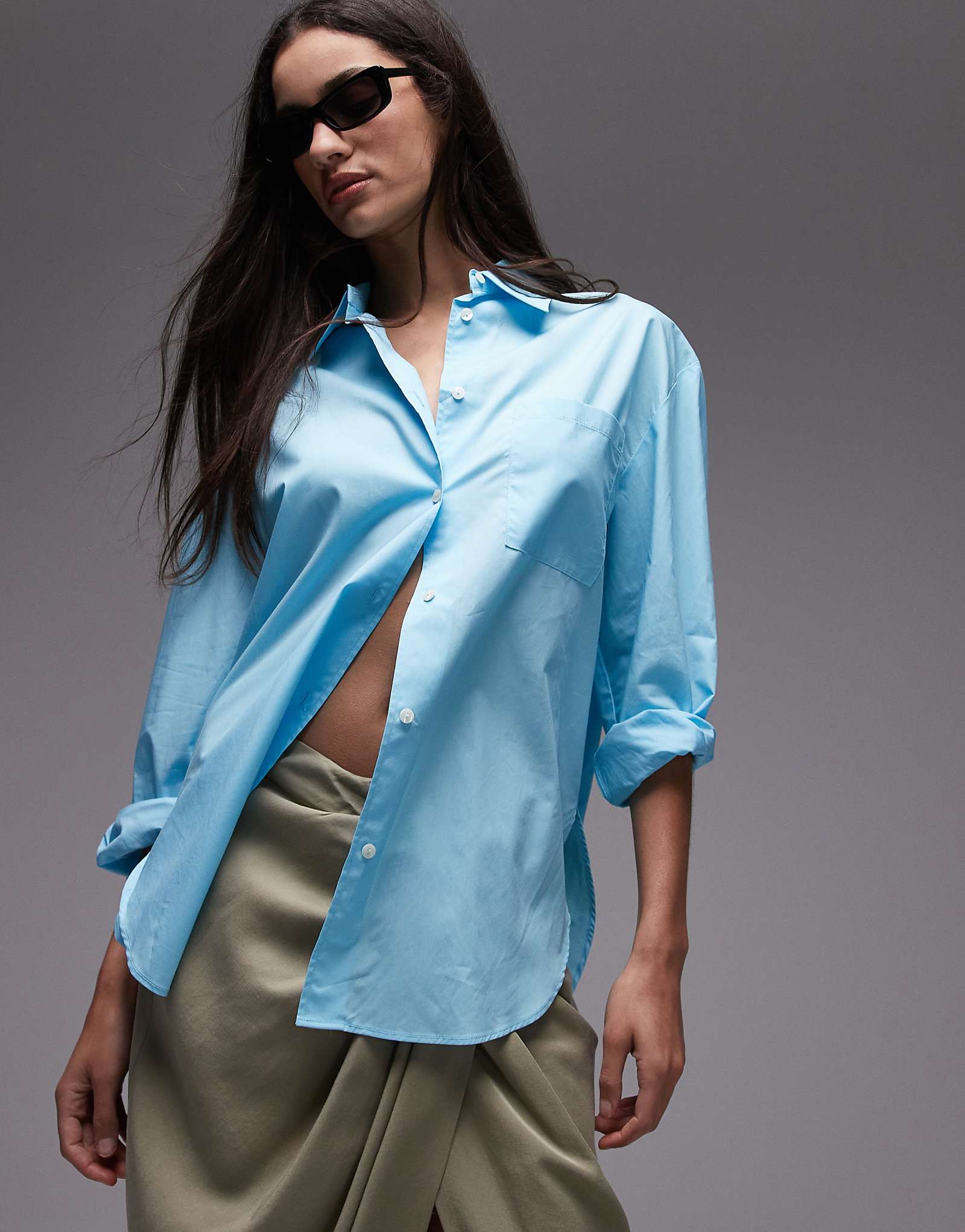 Легкая рубашка Mango oversize синего цвета 10390₽