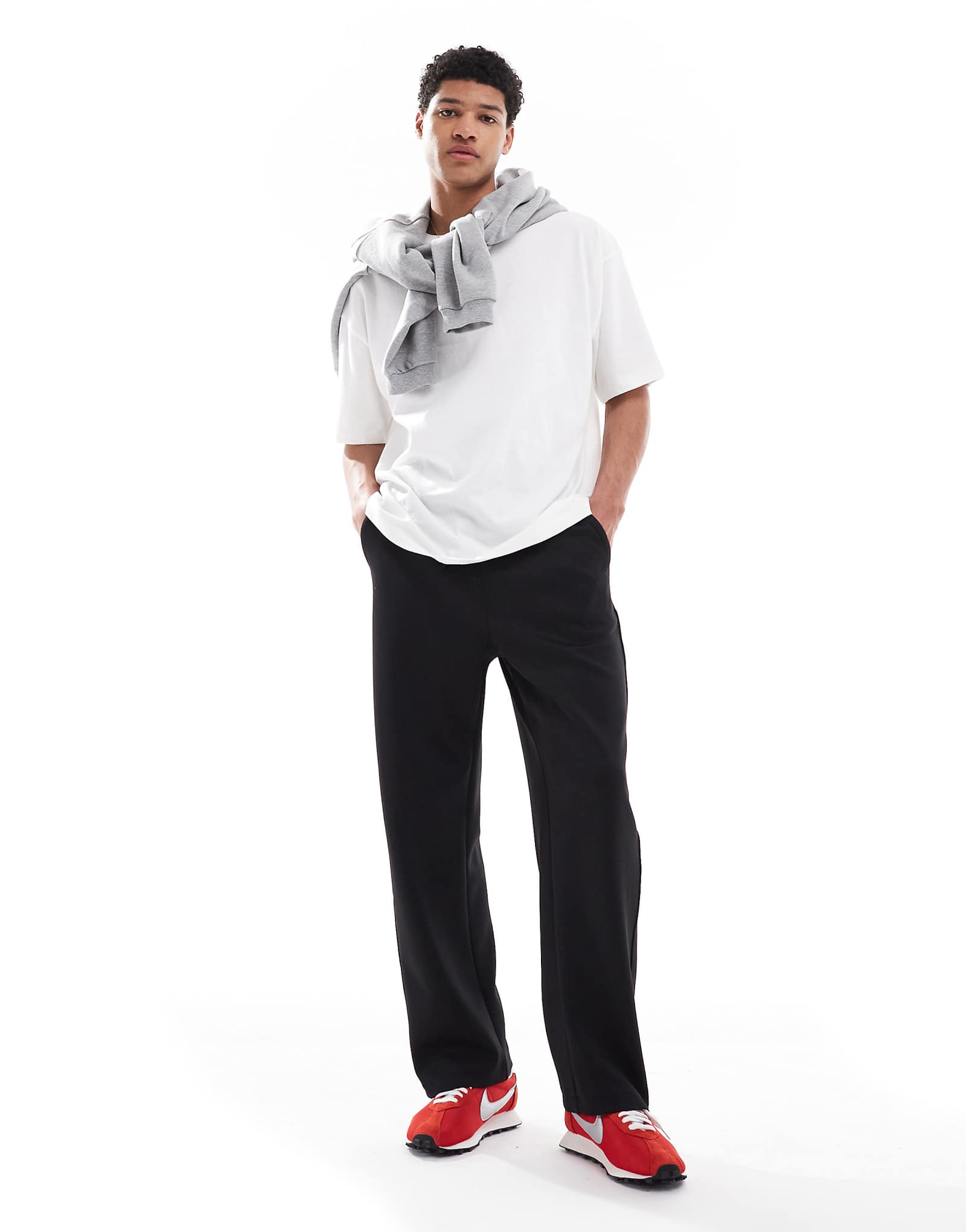 Спортивные брюки Bershka smart с широкими штанинами черного цвета 6290₽