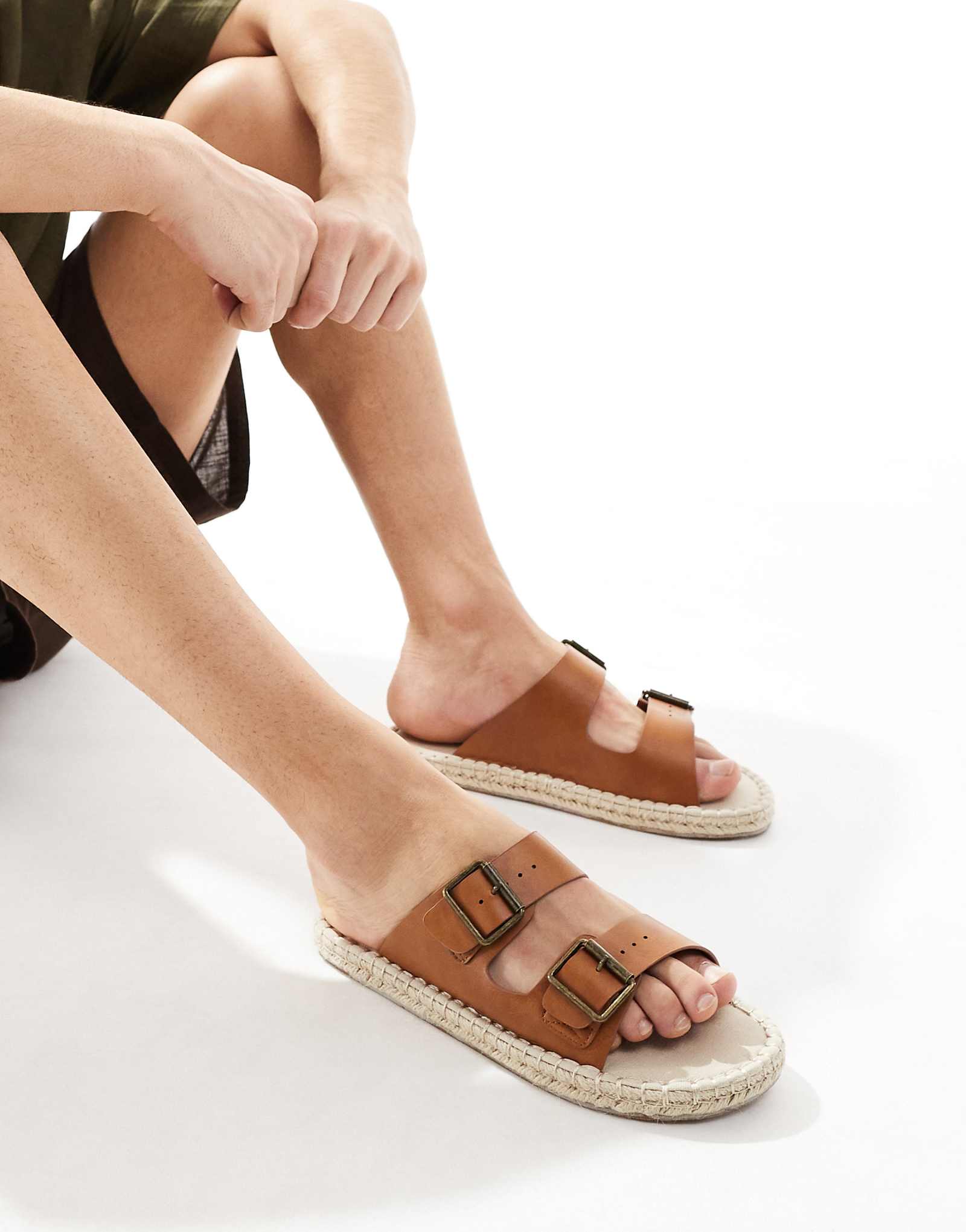 ДИЗАЙНЕРСКИЕ сандалии-эспадрильи ASOS с двумя ремешками коричневого цвета 4590₽