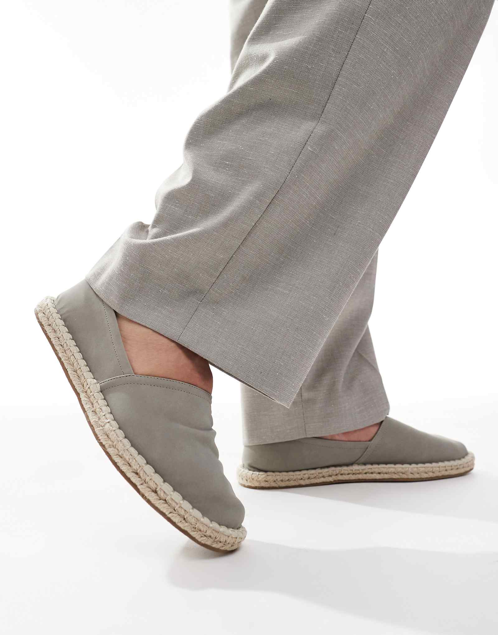 ДИЗАЙНЕРСКИЕ эспадрильи ASOS серого цвета 4590₽