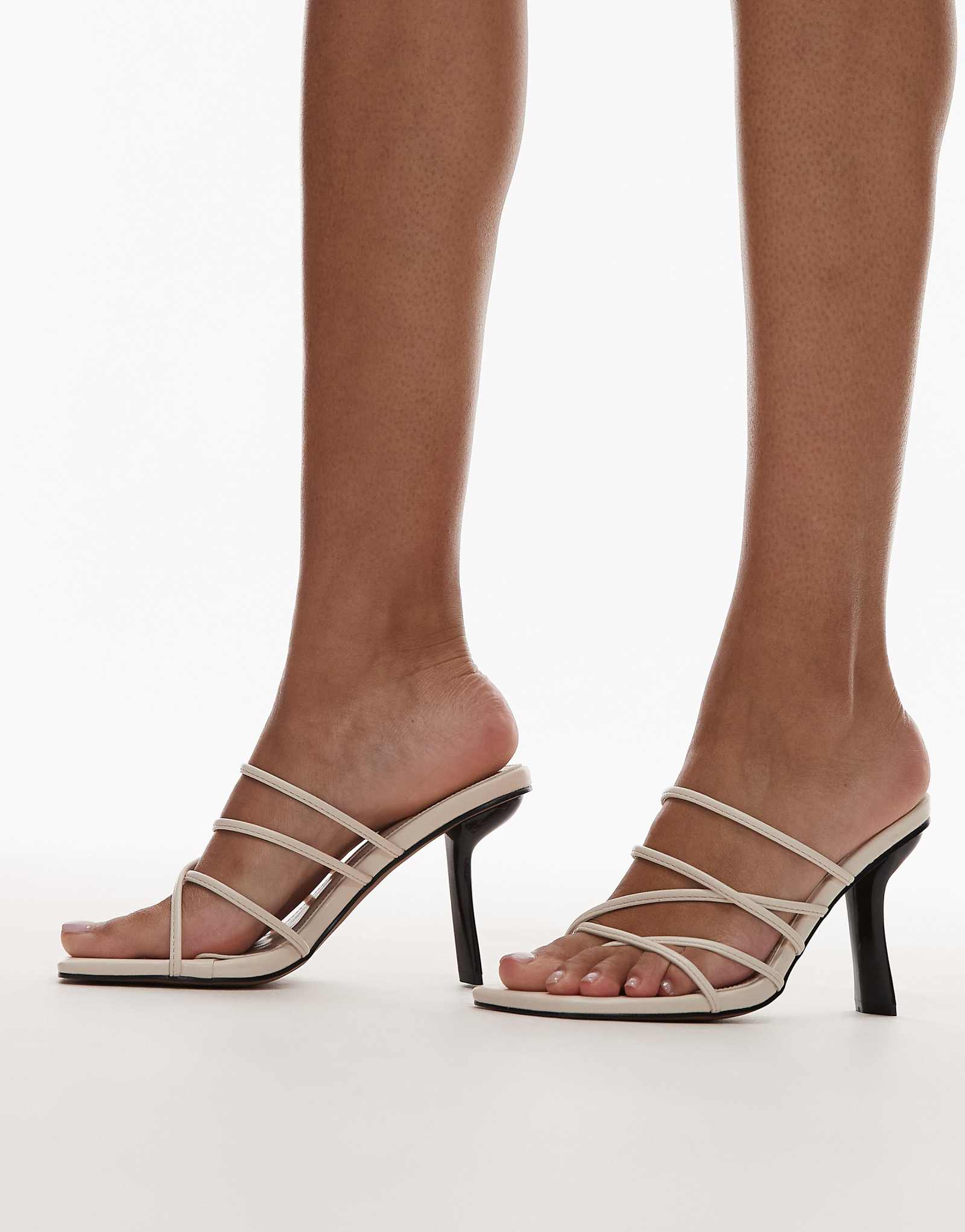 Темно-серые босоножки на высоком каблуке с ремешками Topshop Foxy 8690₽