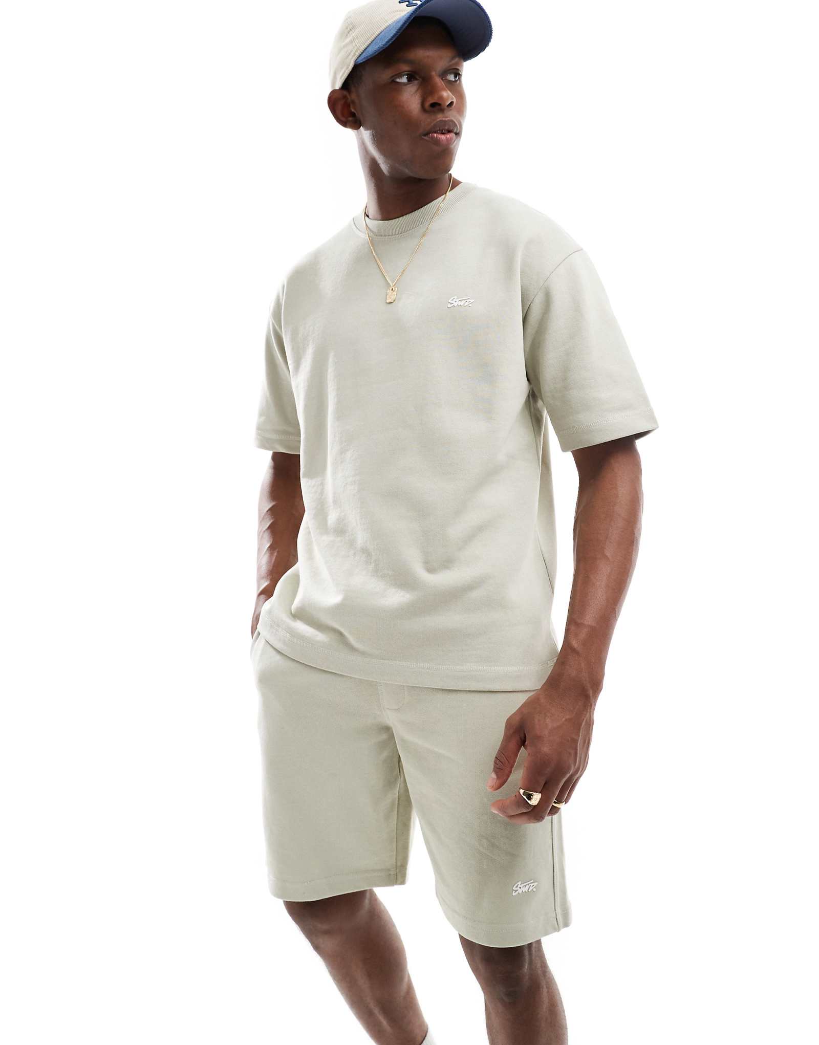 Трикотажные шорты Pull-Bear STWD светло-зеленого цвета - часть комплекта 3790₽