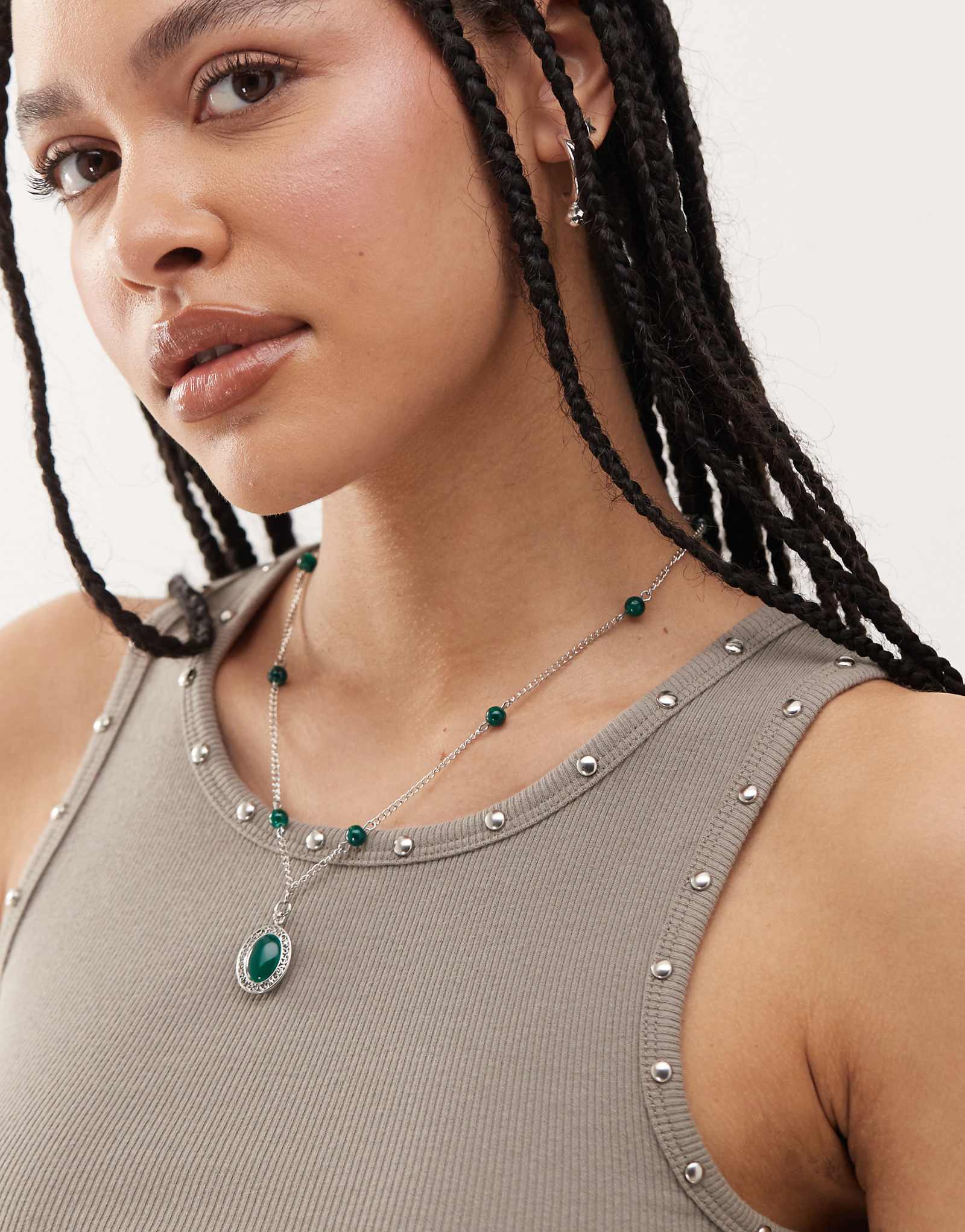Колье из бисера En Route linh из стерлингового серебра с изумрудной подвеской