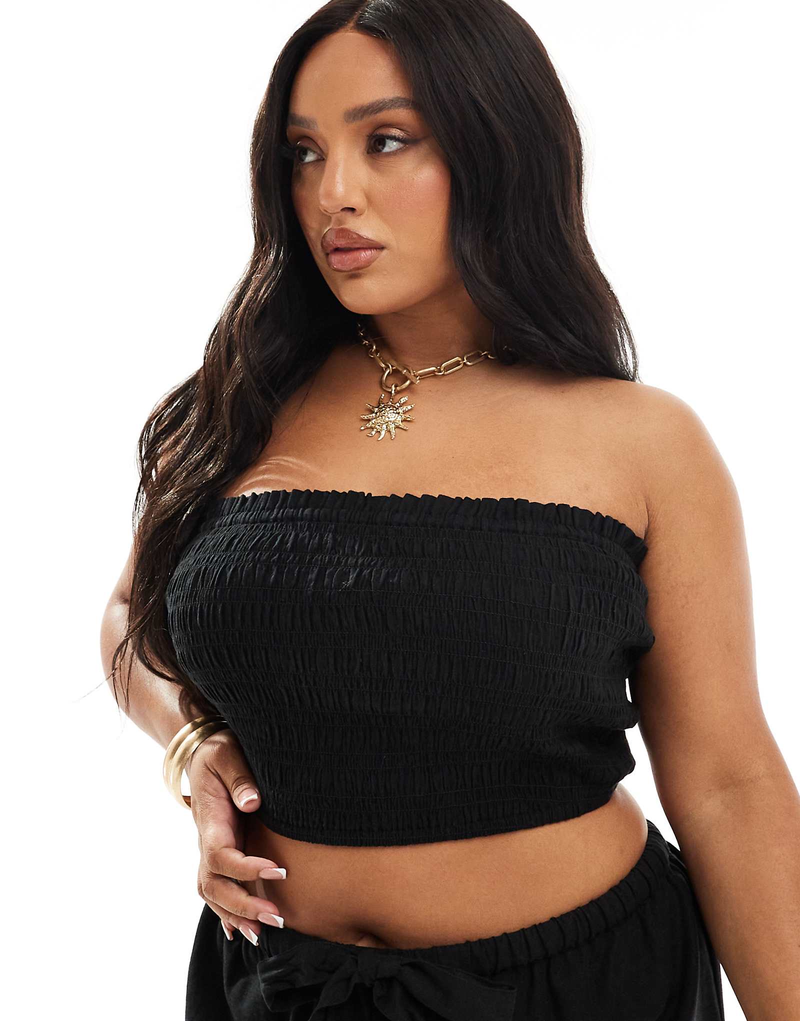 Пляжный топ-бандо с воланами от ASOS DESIGN Curve Isabel черного цвета выполненный из льняной ткани в тон 3290₽