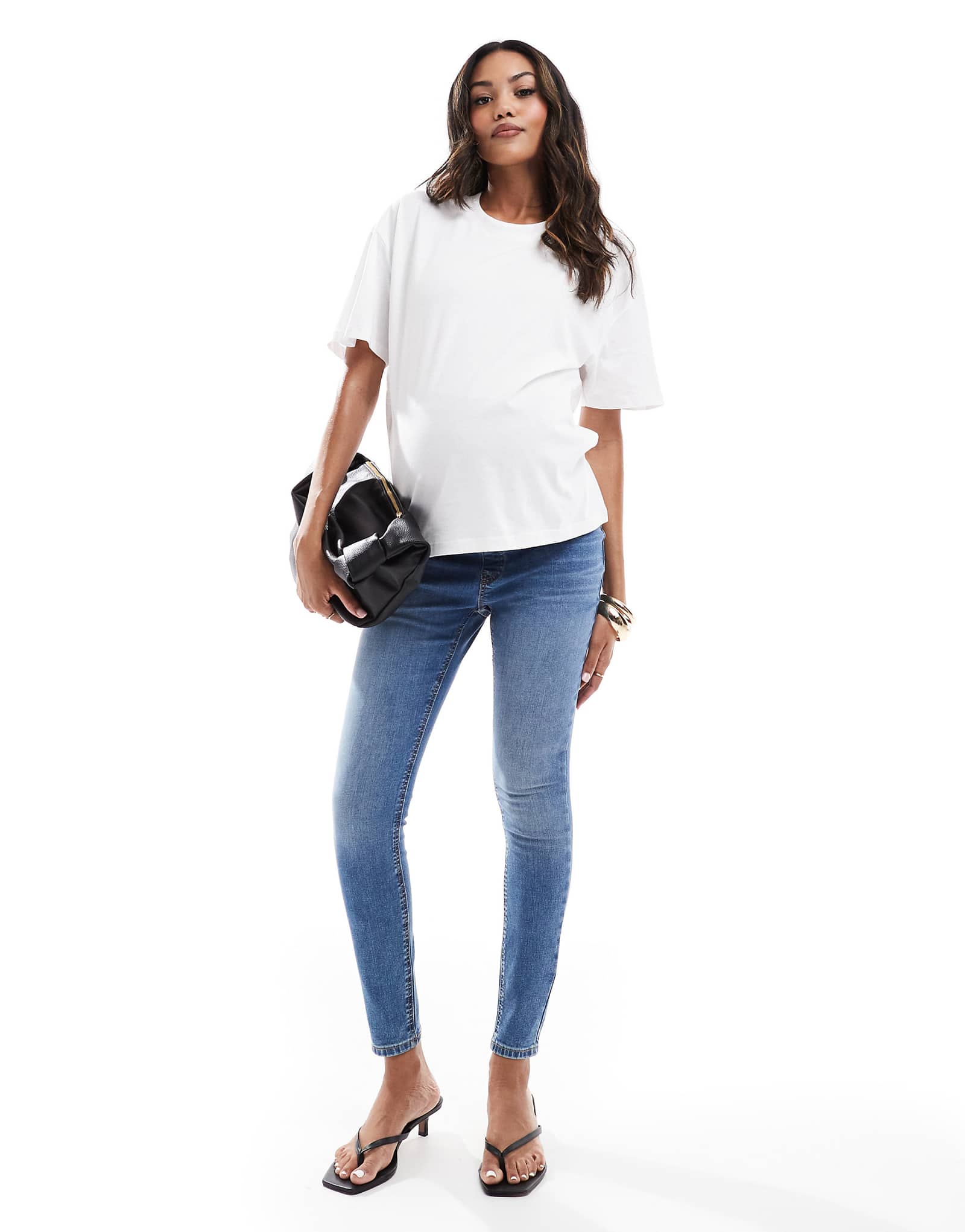 Зауженные джинсы для беременных от ASOS DESIGN ultimate средне-синего цвета 6690₽