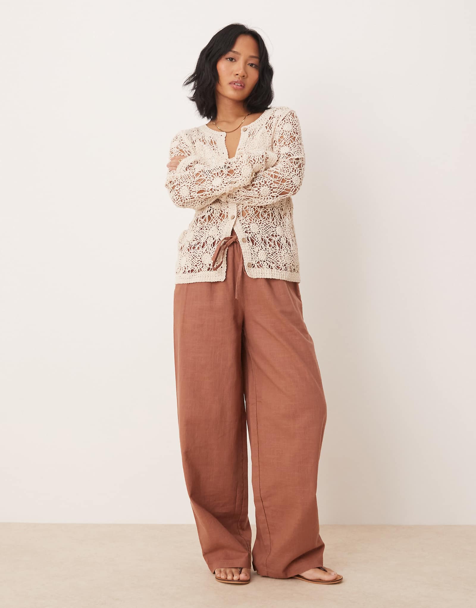 Облегающие брюки из льна в стиле Petite от ASOS DESIGN цвета мокко 5690₽