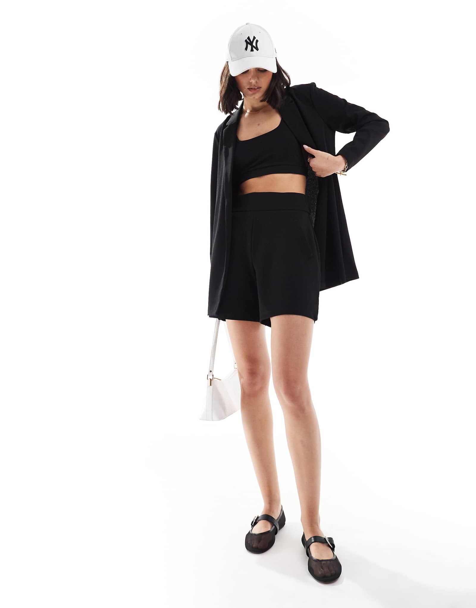 Короткие бермуды JDY smart черного цвета - часть комплекта 6690₽