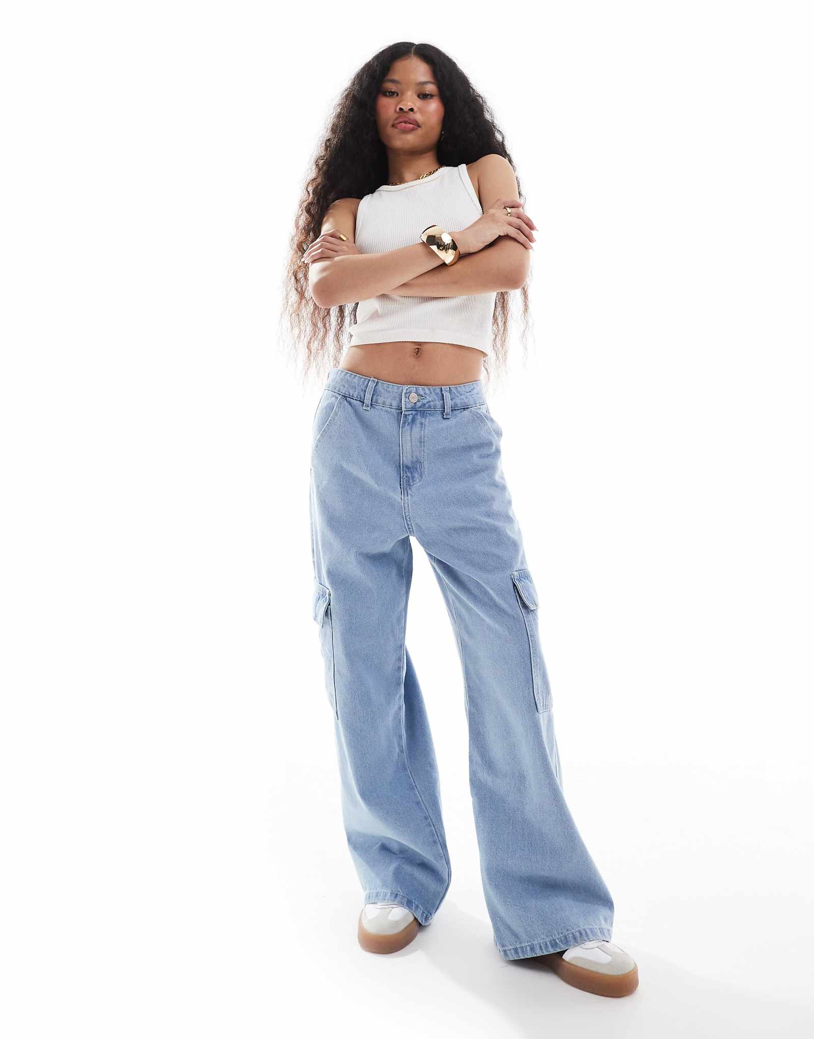 Джинсы-карго с прямыми штанинами DTT Petite Dom светло-голубого цвета 7190₽