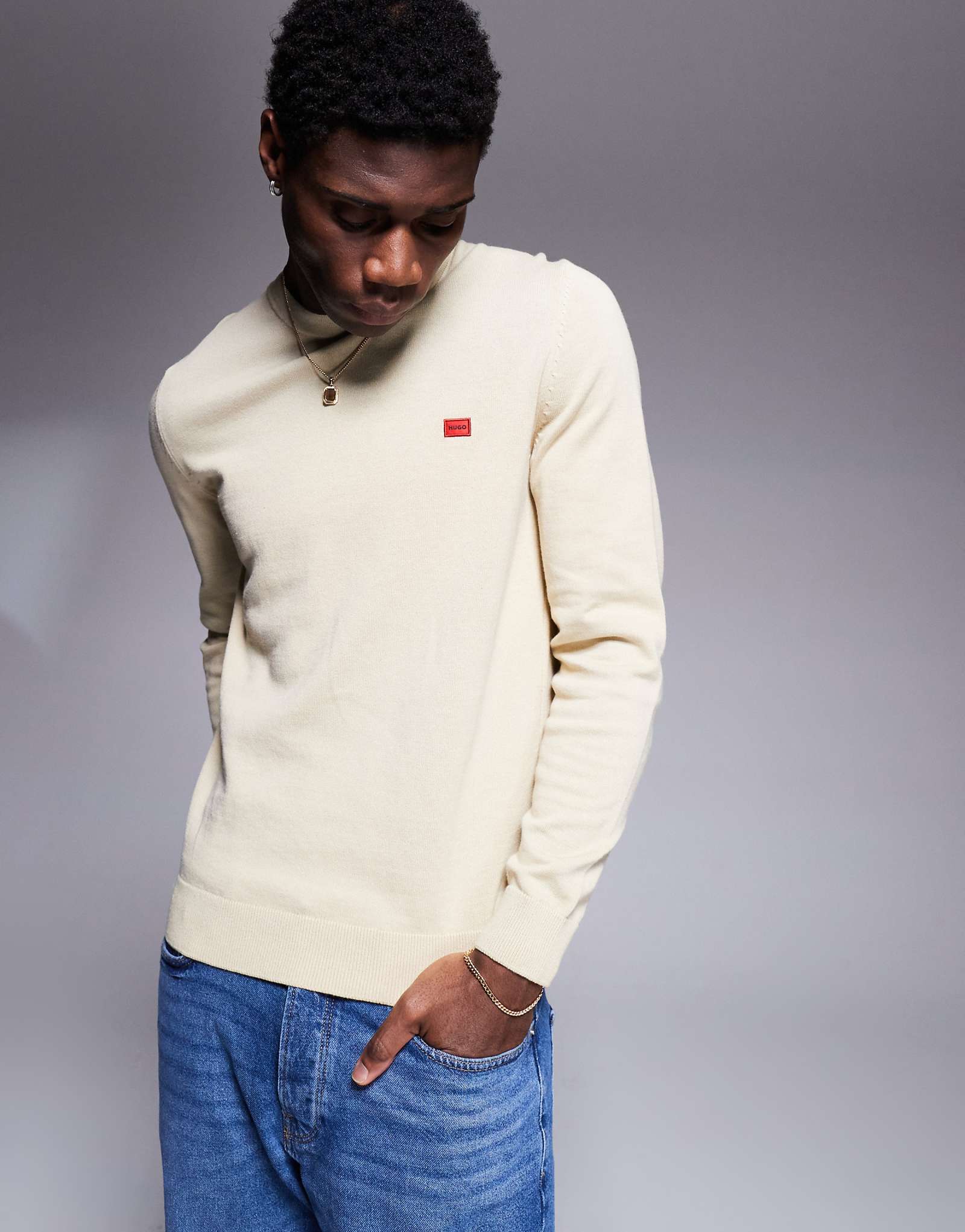 Бежевый вязаный свитер с круглым вырезом HUGO Red San Cassius 9690₽