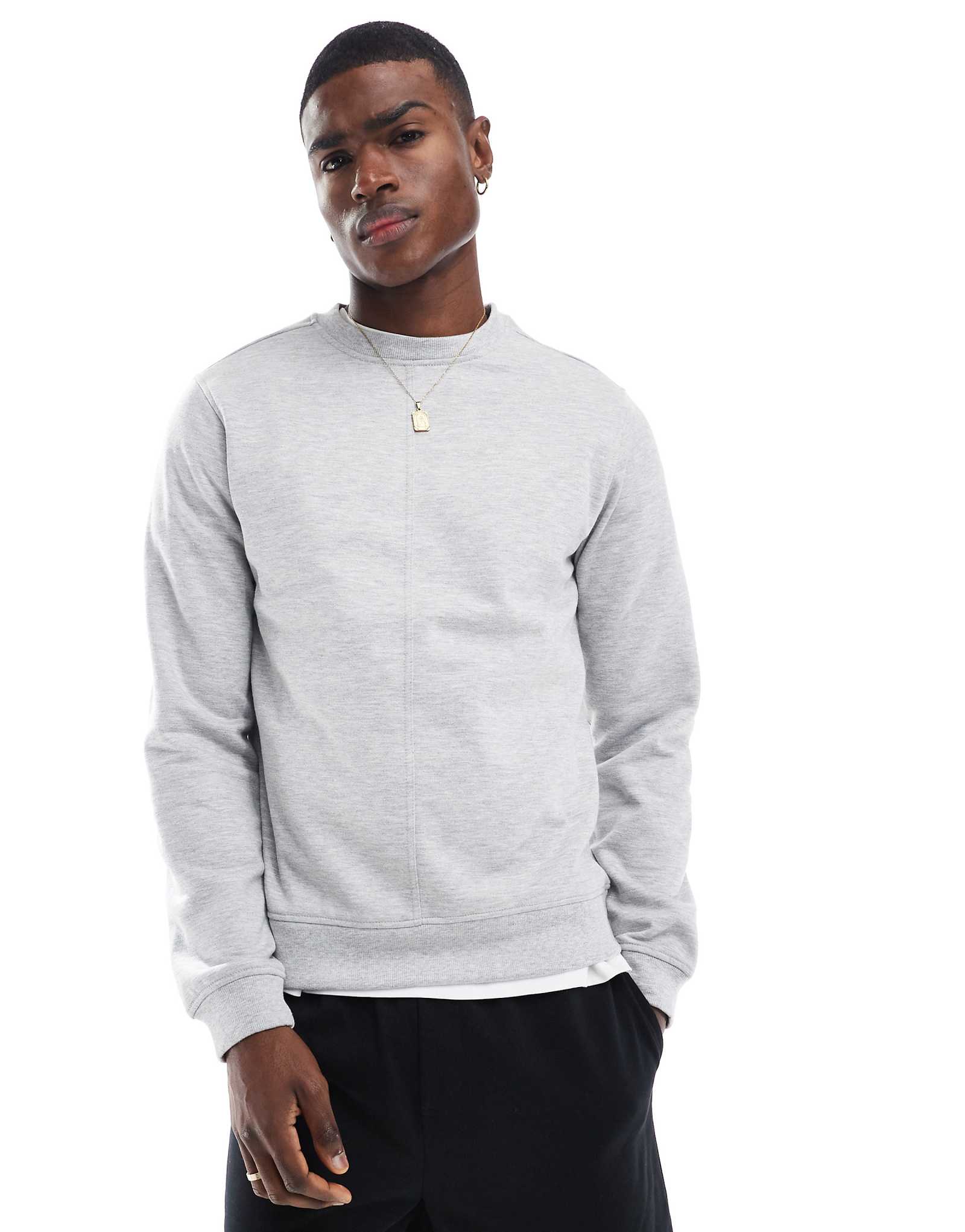 Еще одна эффектная толстовка с деталями в виде швов вересково-серого цвета 5290₽