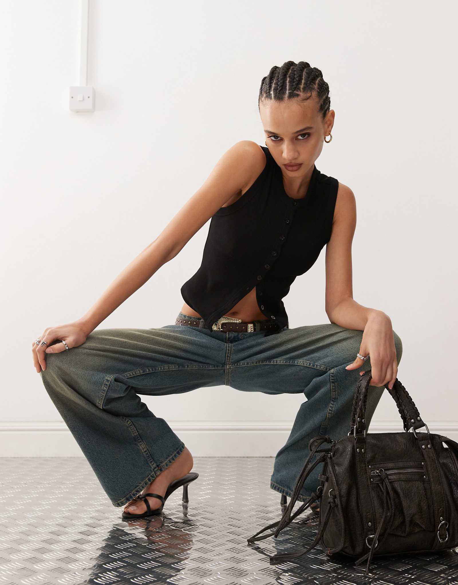 Черная майка на пуговицах от Edikted basel черного цвета