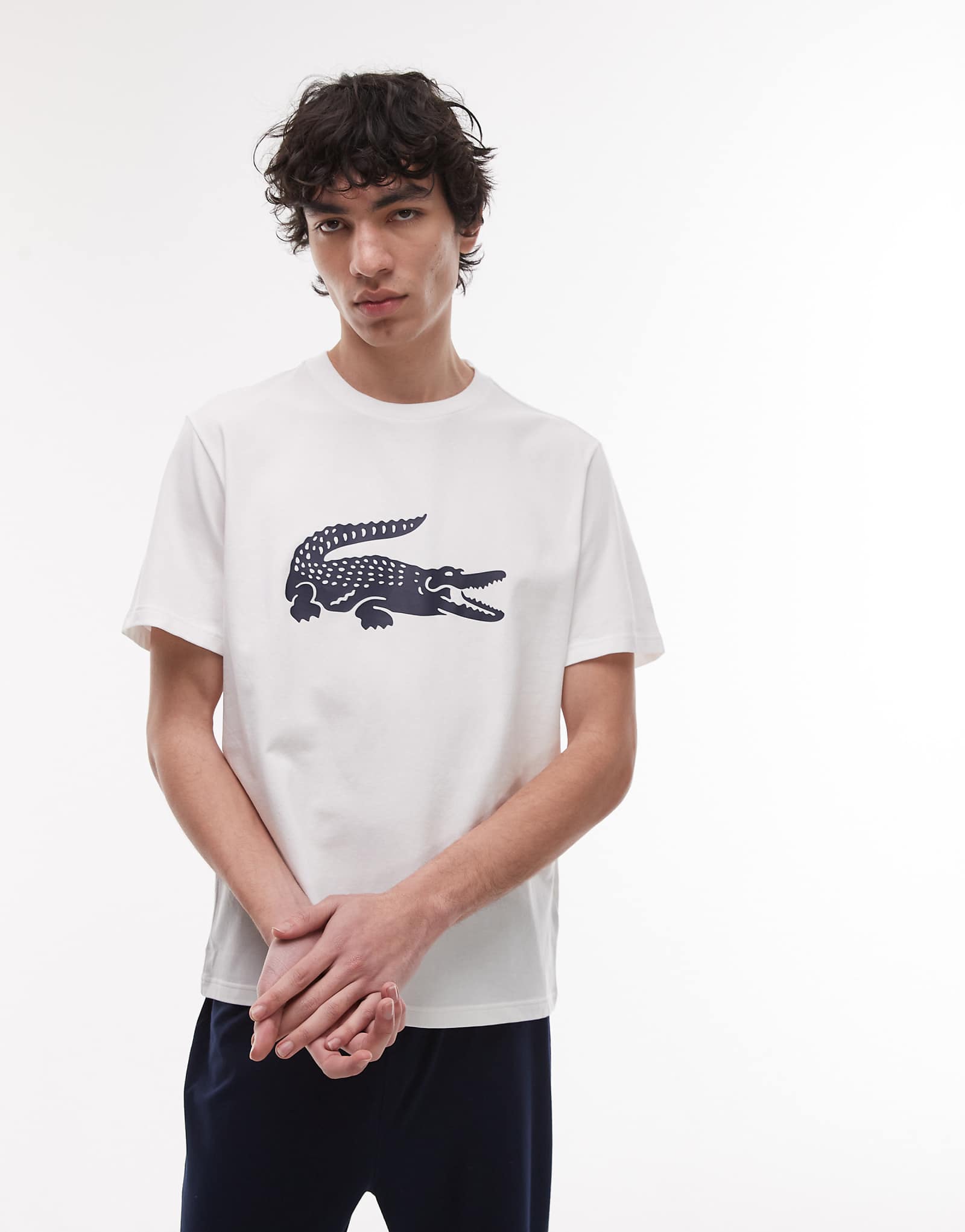 Пижамный комплект Lacoste loungewear белого и темно-синего цветов с принтом логотипа 16790₽