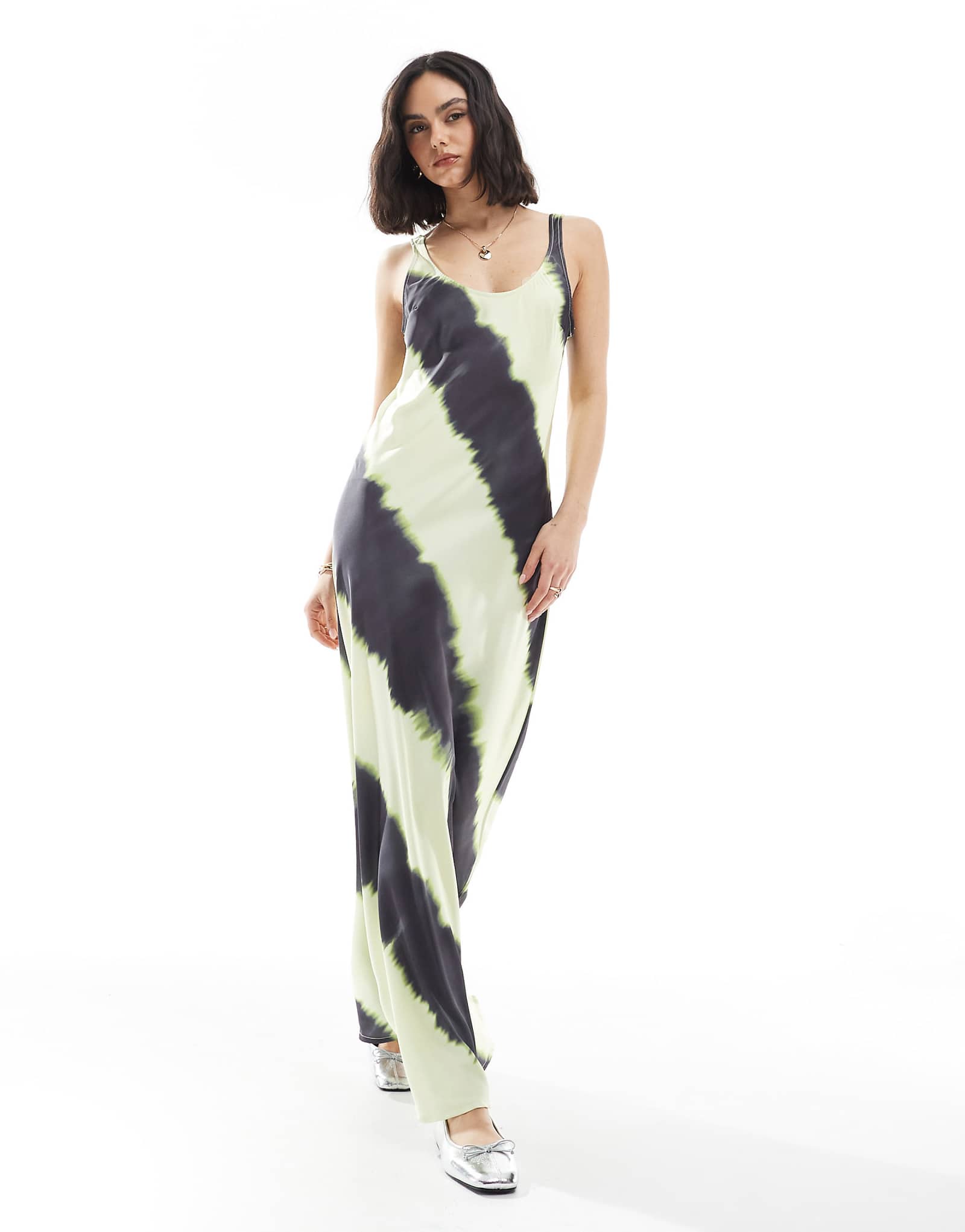 Атласное платье JJXX с желтым принтом