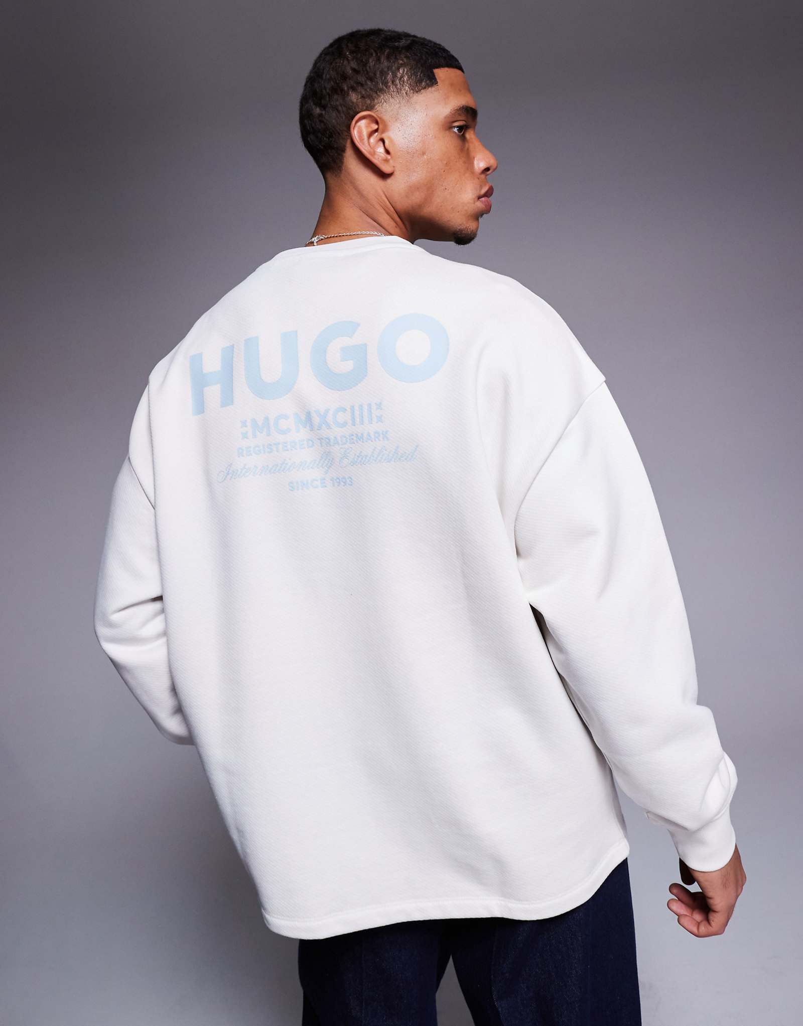 Толстовка с центральным логотипом HUGO Blue из камня 19090₽