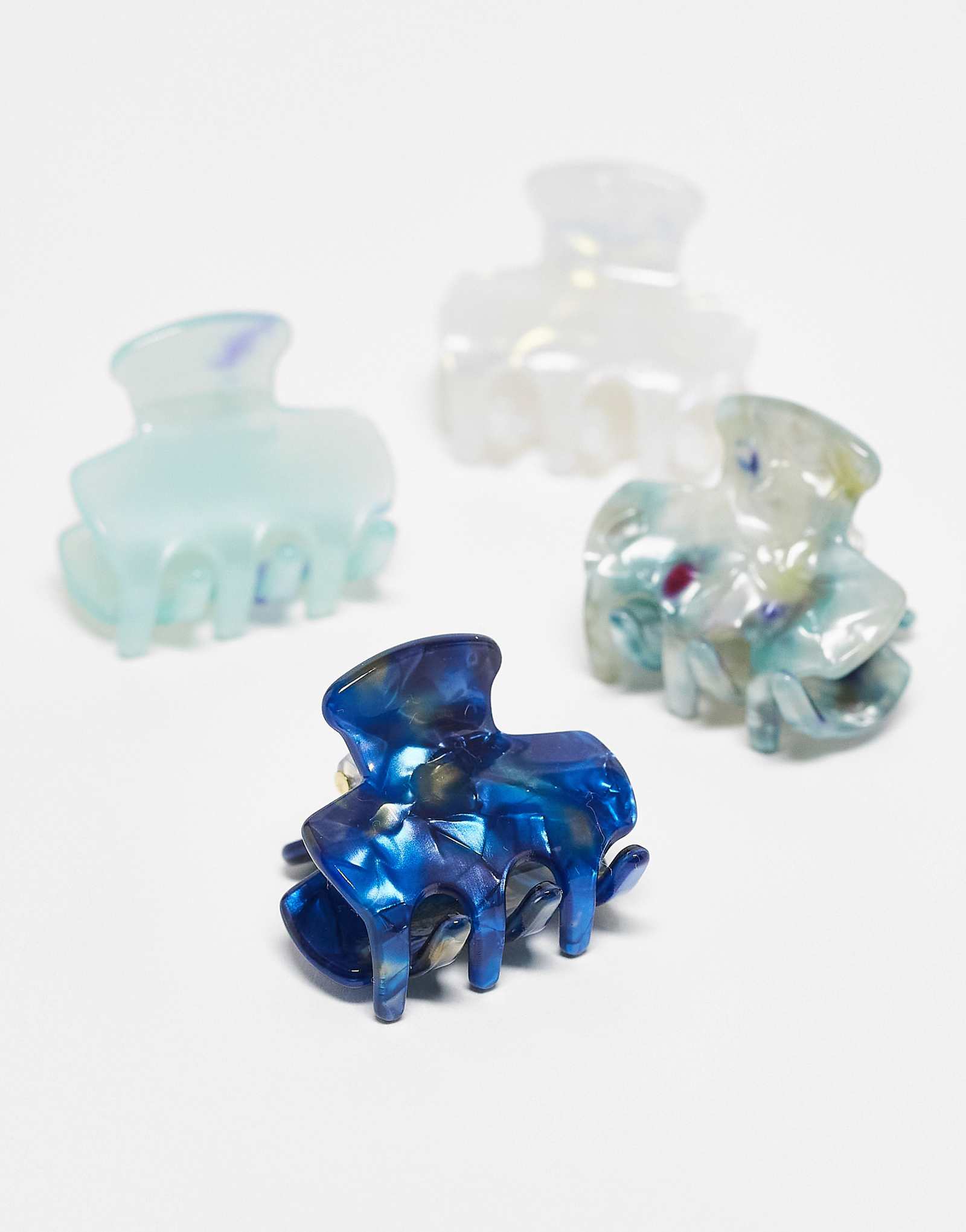 Дополните аксессуарами 4 упаковки когтей для волос из смолы в мульти-упаковке 3990₽