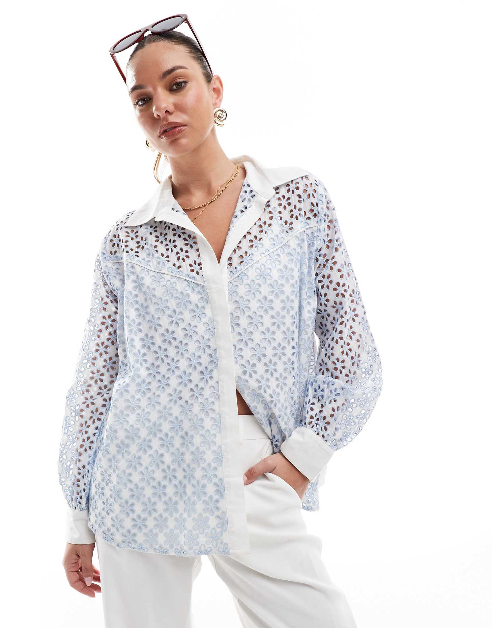 Хлопчатобумажная вышитая рубашка French Connection Galina небесно-голубого цвета 14190₽