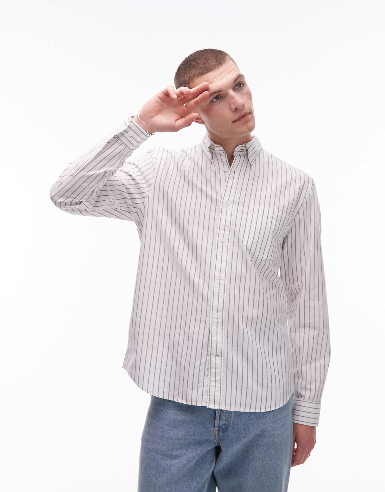 Оксфордская рубашка ARKET в белую и зеленую полоску 8490₽