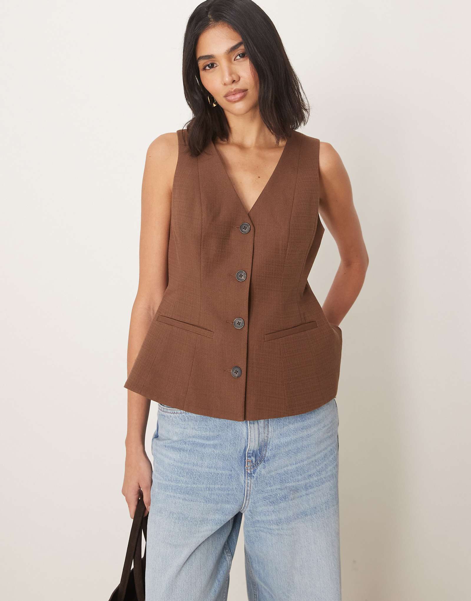 ДИЗАЙНЕРСКИЙ жилет с баской ASOS шоколадного цвета - часть комплекта 8690₽