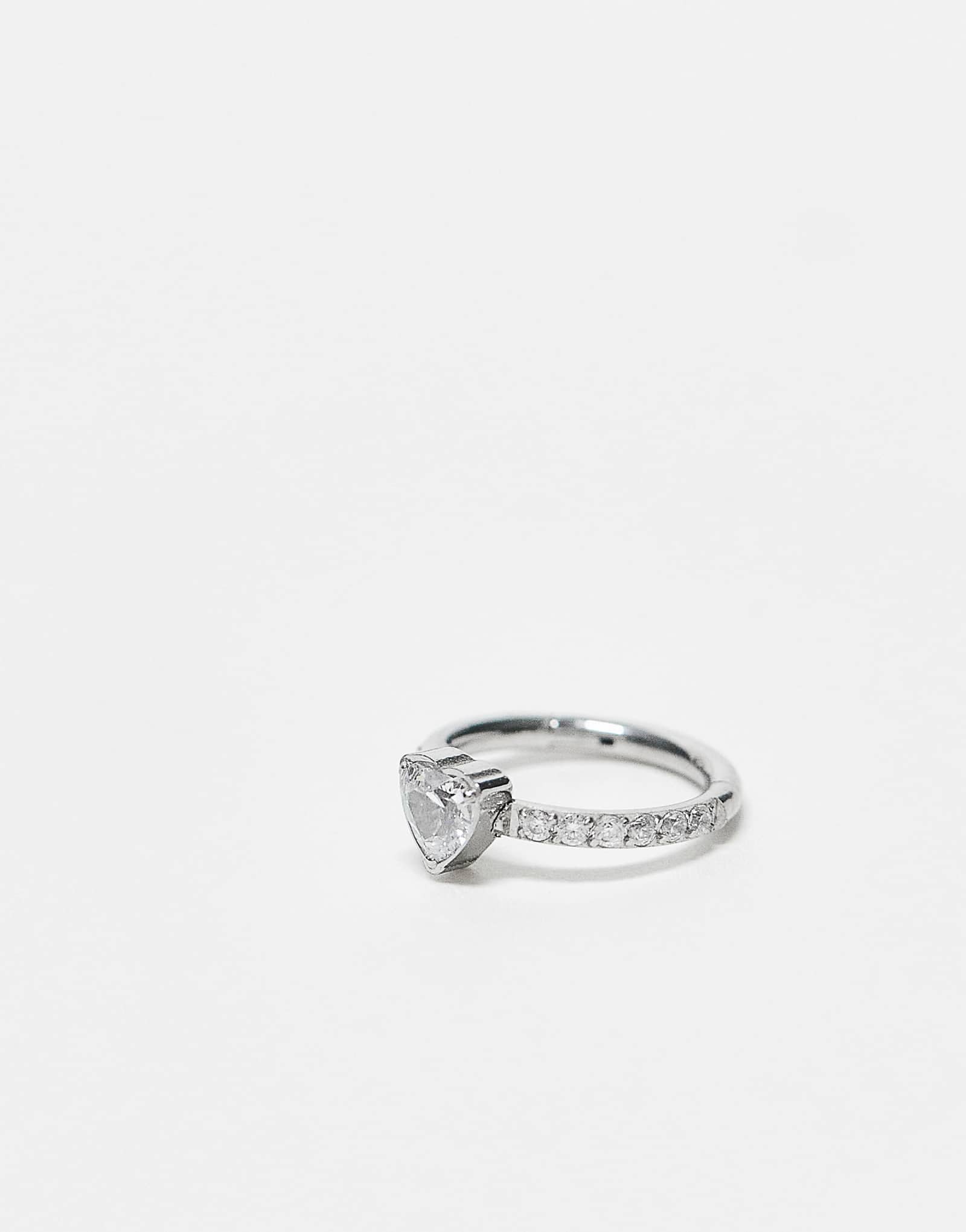 Серебряная серьга-кликер в виде хрустального сердца из драгоценных камней Kingsley Ryan диаметром 8 мм 2190₽