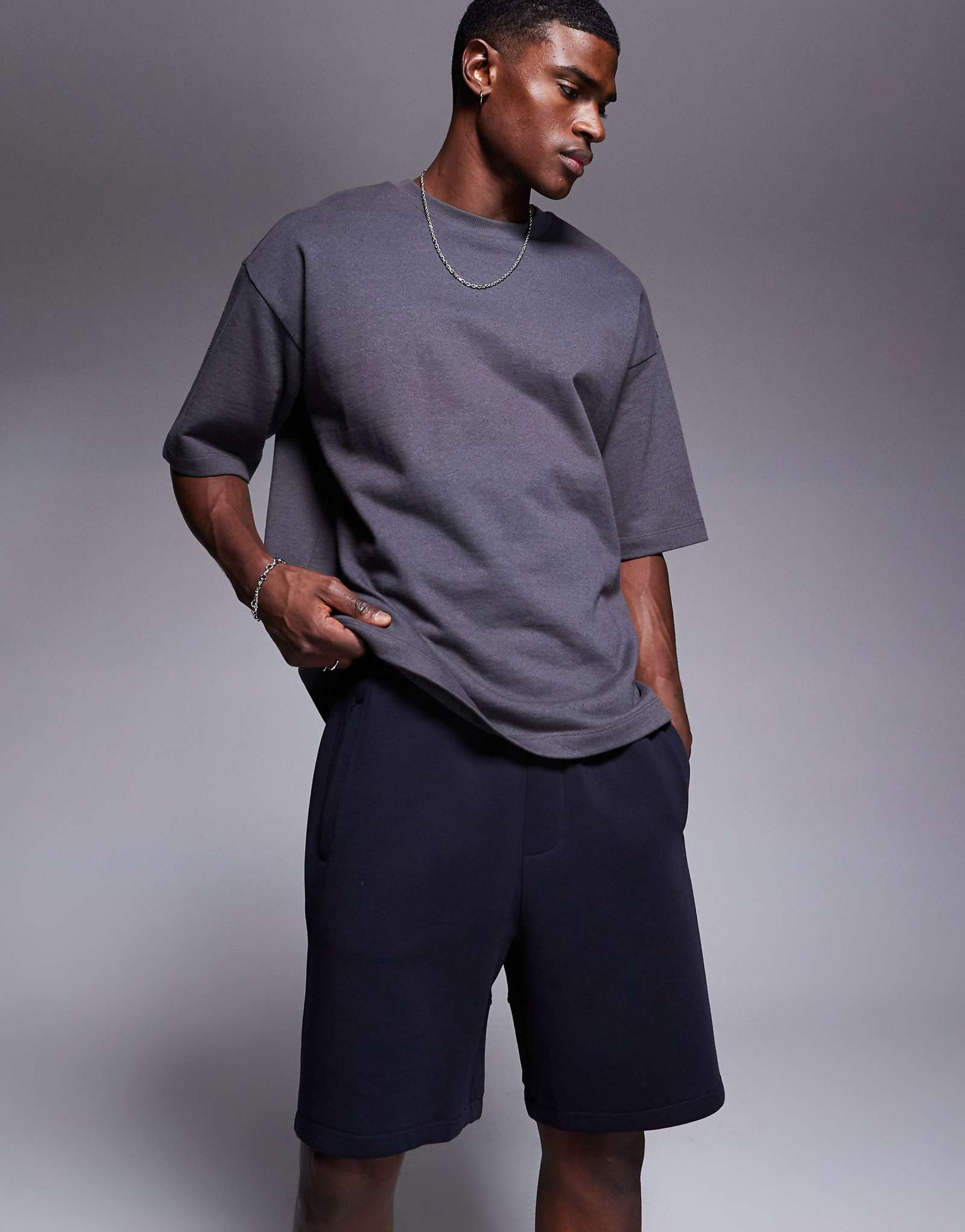 Спортивные шорты с логотипом Armani Exchange темно-синего цвета 12790₽