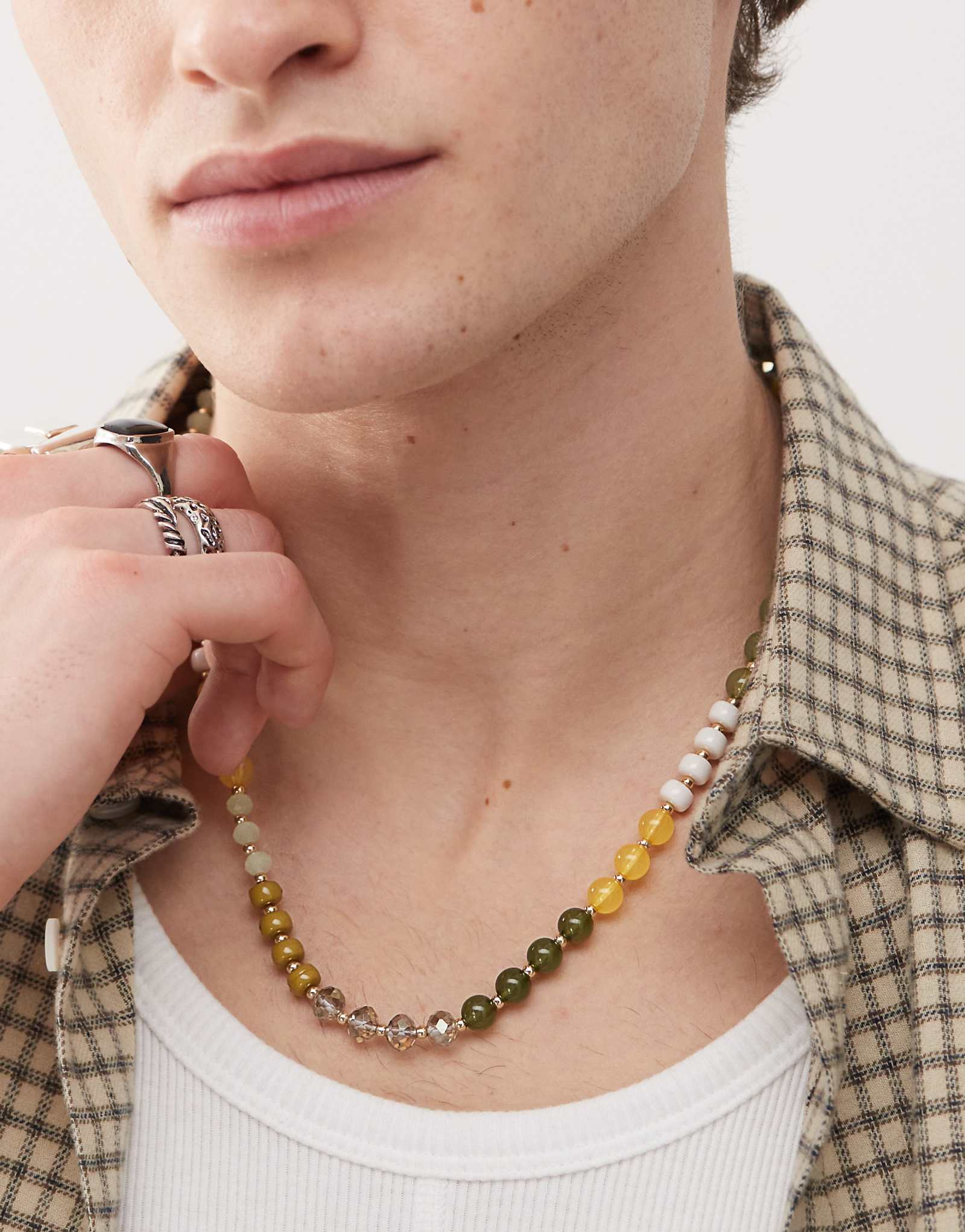 Выцветшее будущее ожерелье из нескольких бусин зеленого цвета 3990₽